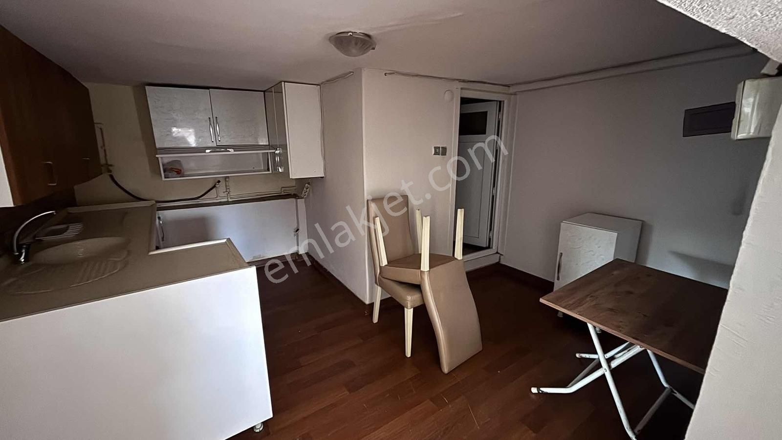 Sarıyer Yeniköy'de 1+1 Bahçe Katı Daire - Görsel 16