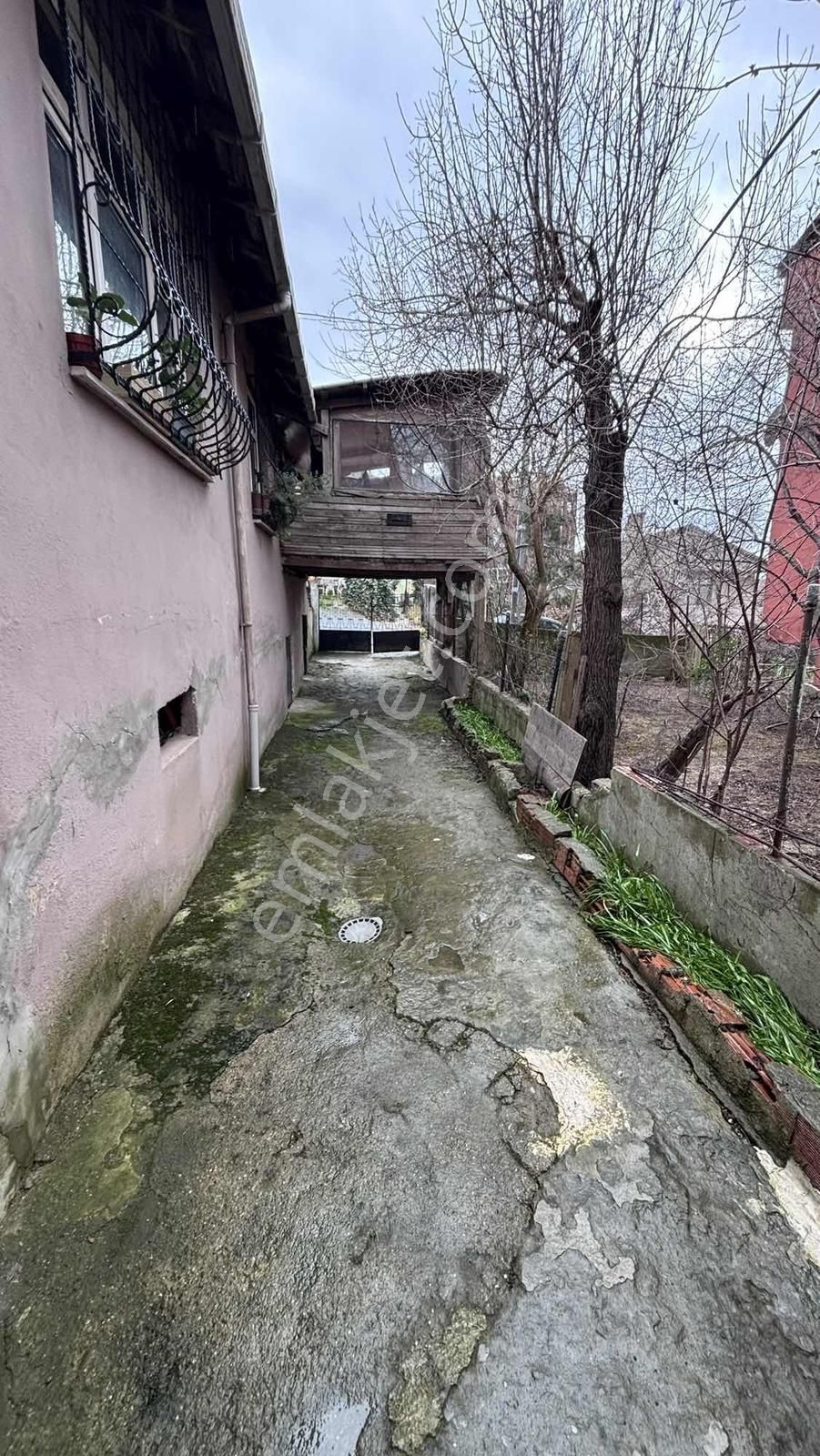 Sarıyer Yeniköy'de 1+1 Bahçe Katı Daire - Görsel 19