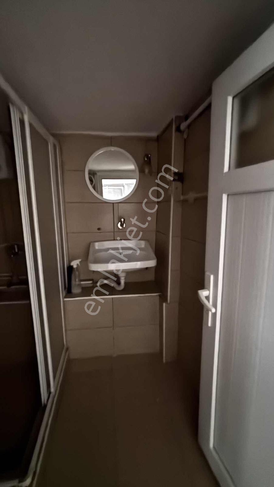 Sarıyer Yeniköy'de 1+1 Bahçe Katı Daire - Görsel 11