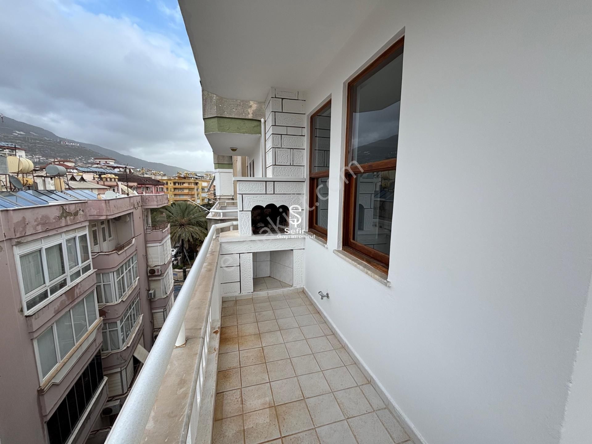 Alanya 5. Noter Üstü 3+1 Ayrı Mutfak Geniş Kiralık Daire - Görsel 4