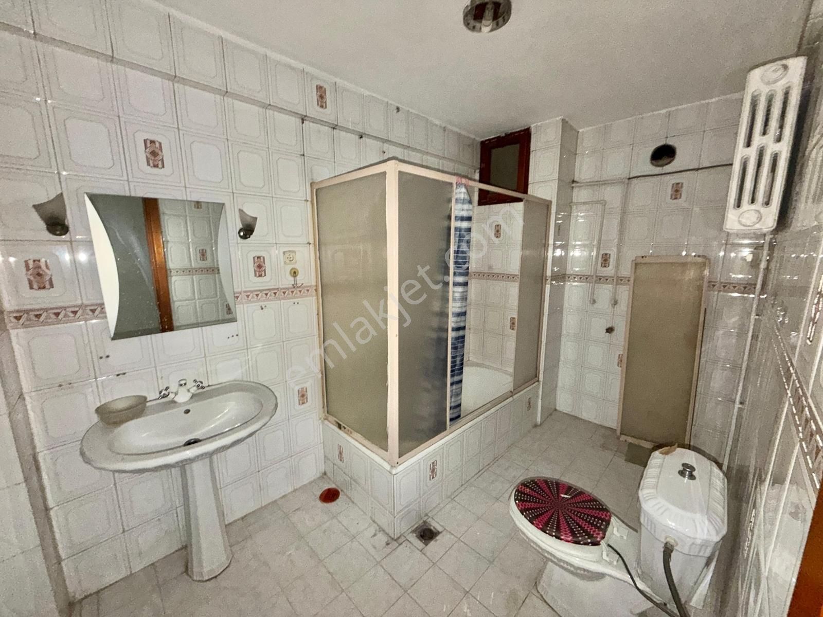 Ozanlar Mahallesinde Merkezi Konumda 4+1 Geniş Kiralık Daire - Görsel 8