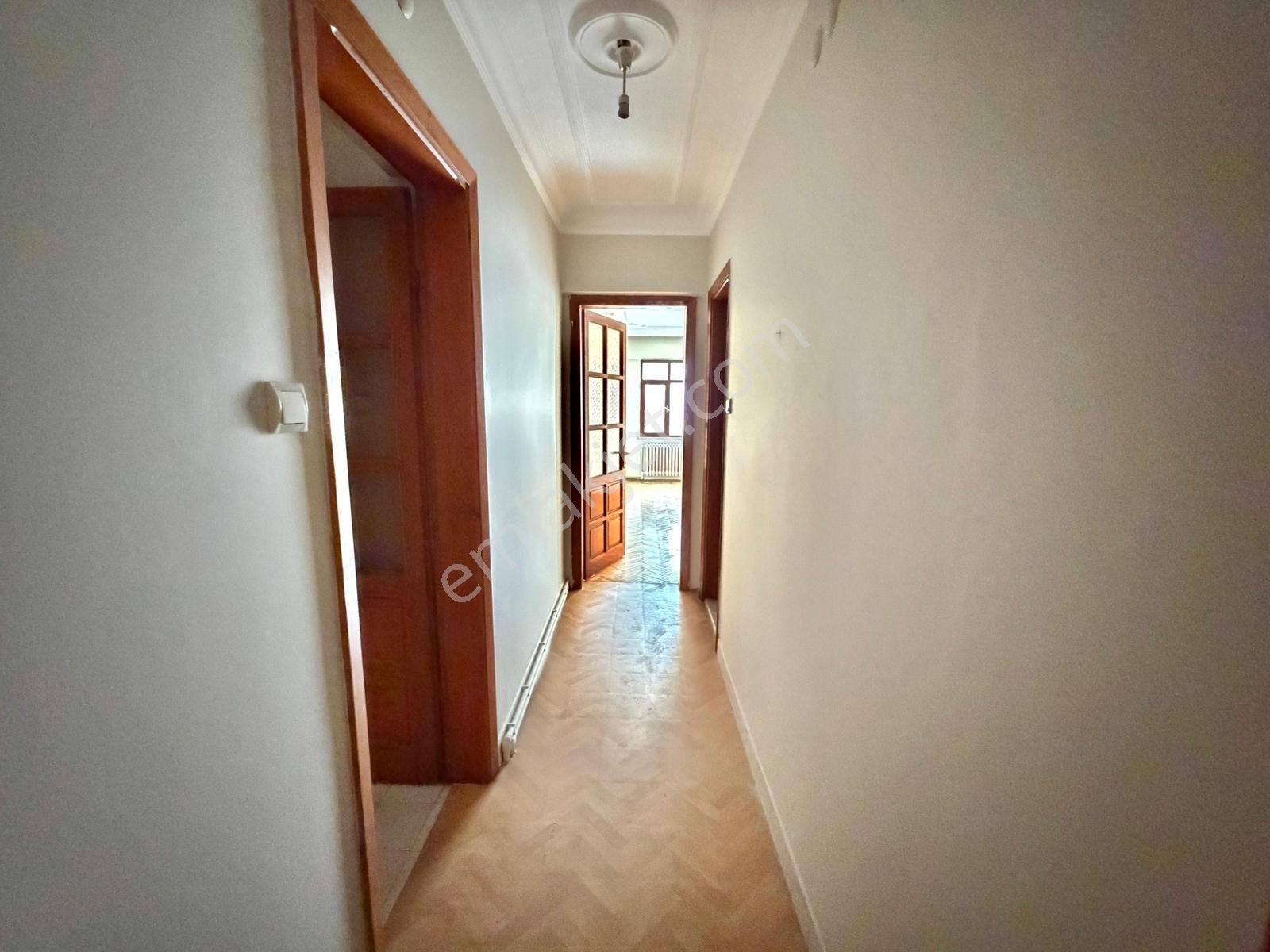 Ozanlar Mahallesinde Merkezi Konumda 4+1 Geniş Kiralık Daire - Görsel 6