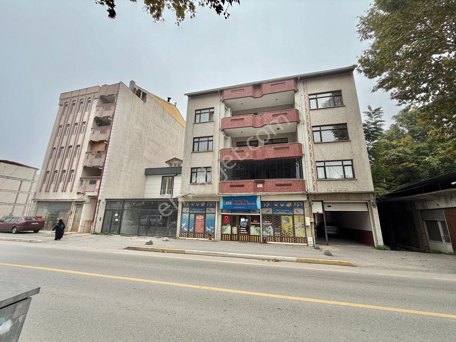 Ozanlar Mahallesinde Merkezi Konumda 4+1 Geniş Kiralık Daire