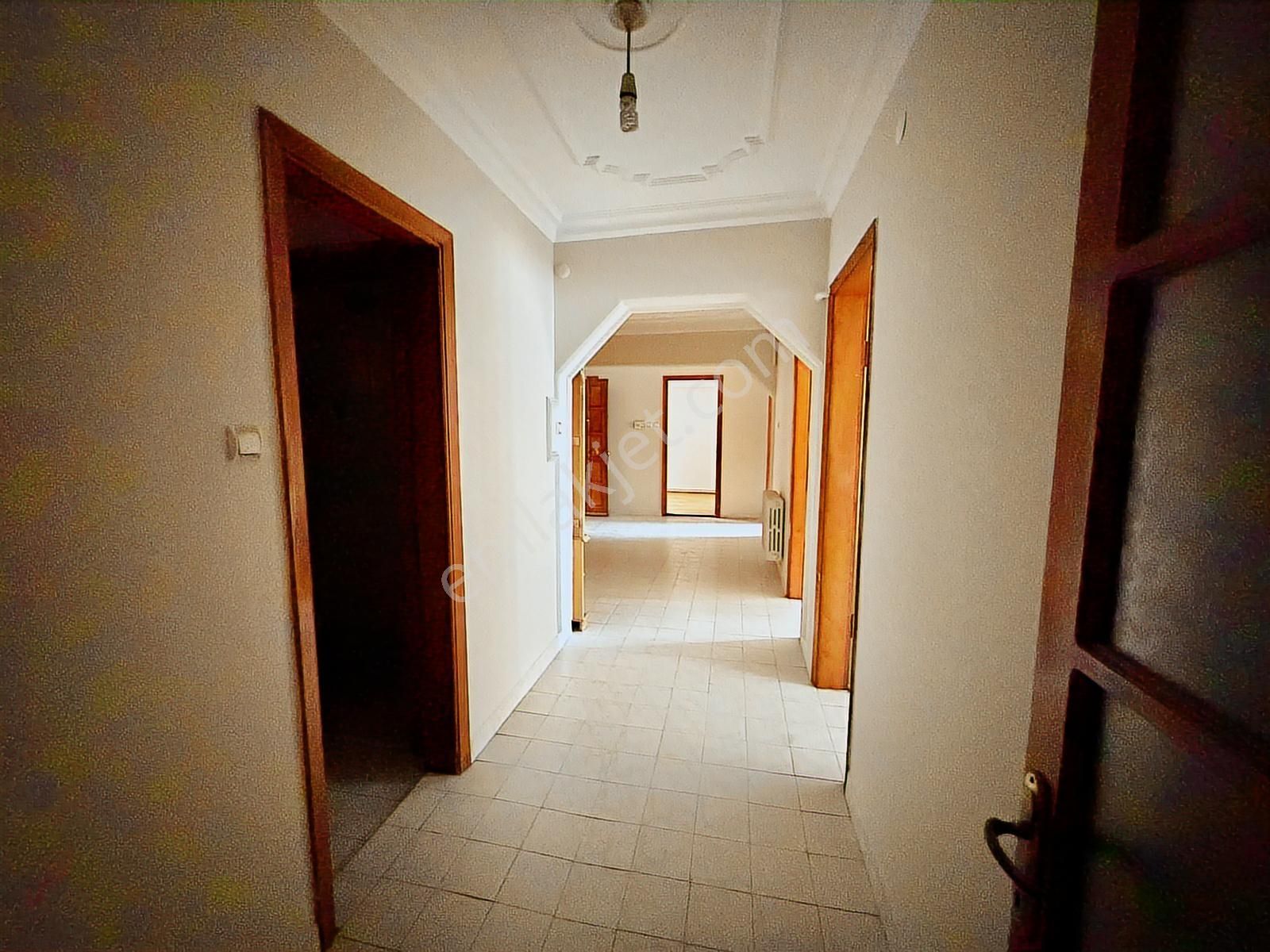 Ozanlar Mahallesinde Merkezi Konumda 4+1 Geniş Kiralık Daire - Görsel 18