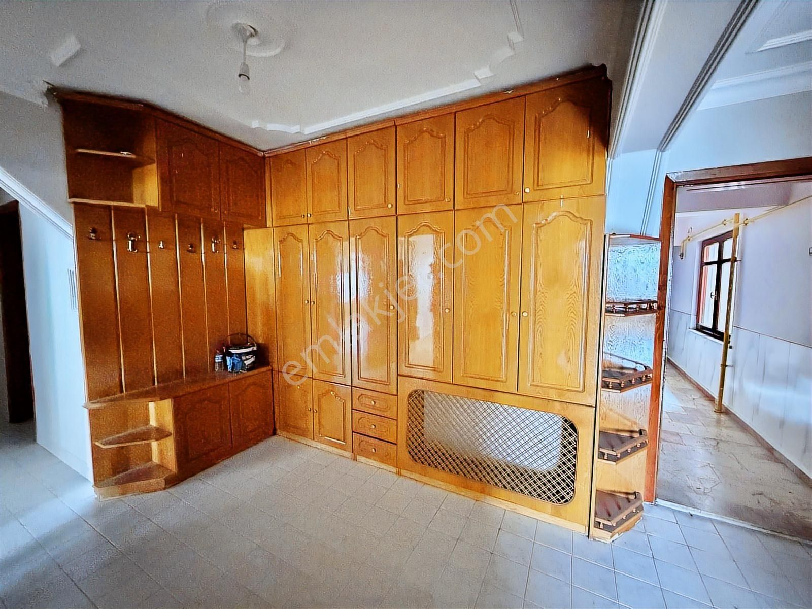 Ozanlar Mahallesinde Merkezi Konumda 4+1 Geniş Kiralık Daire - Görsel 17