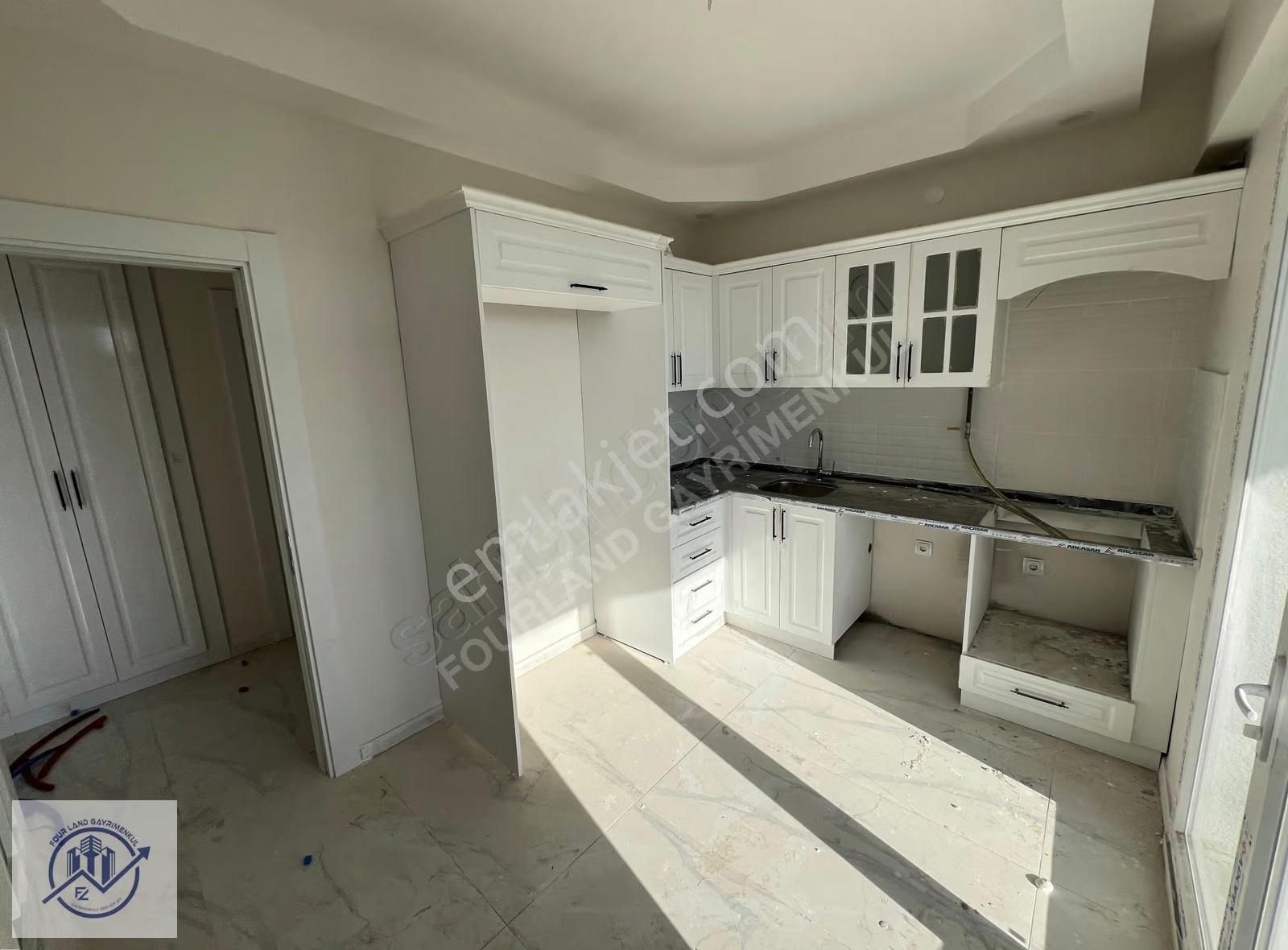 Four Land Gayrimenkul Farkıyla Stad Arkası 2+1 Satılık Daire