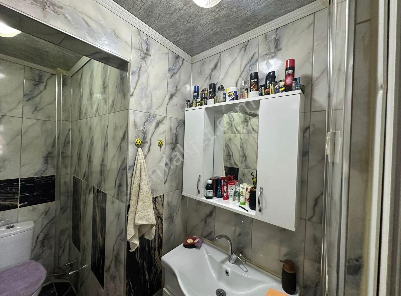 Seyh Şamil Mahallesin De 3+1 İçi Yenilenmiş Satılık Daire - Görsel 11