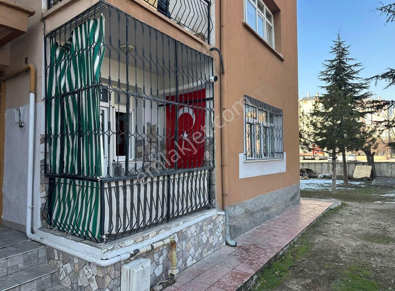 Seyh Şamil Mahallesin De 3+1 İçi Yenilenmiş Satılık Daire - Görsel 5