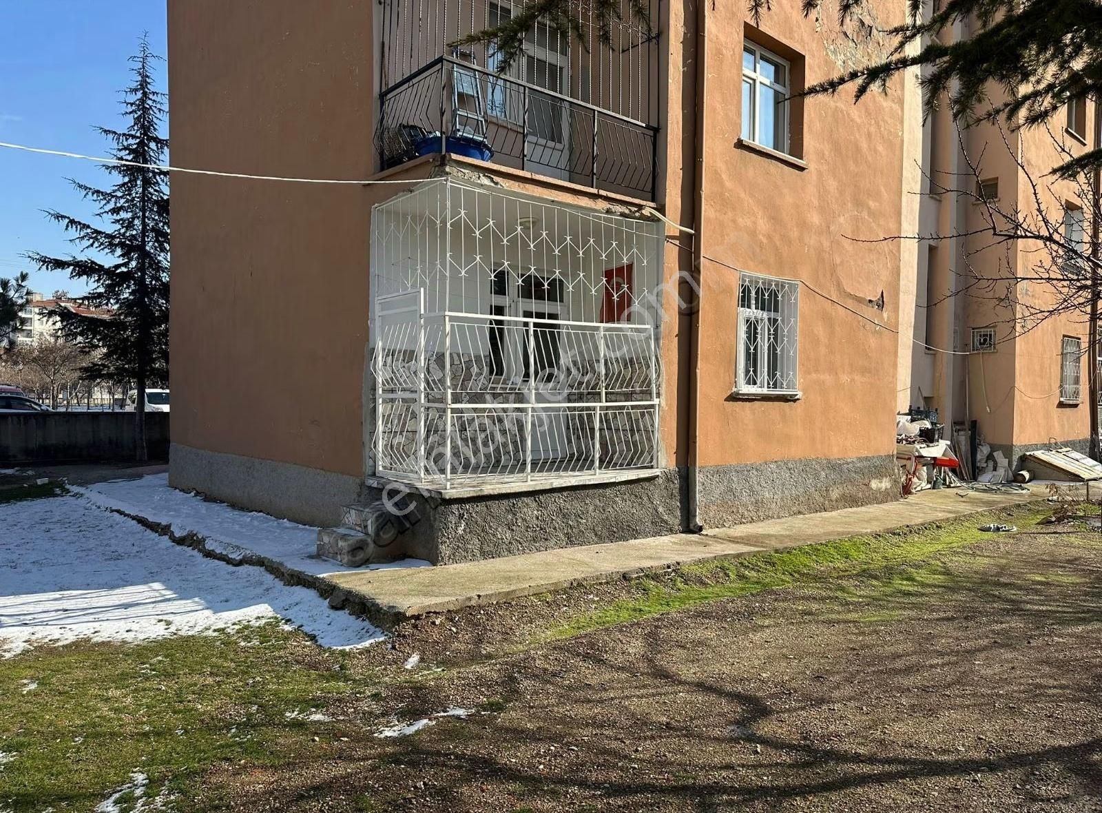 Seyh Şamil Mahallesin De 3+1 İçi Yenilenmiş Satılık Daire - Görsel 3