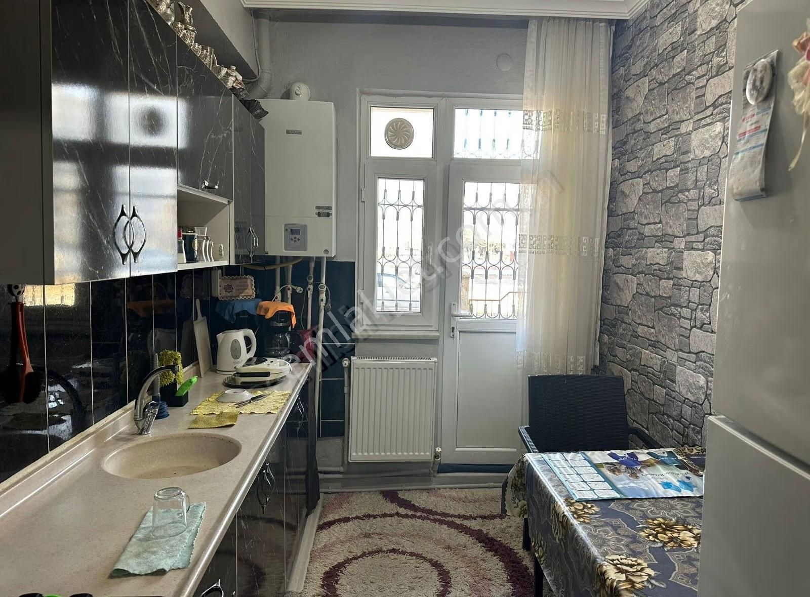 Seyh Şamil Mahallesin De 3+1 İçi Yenilenmiş Satılık Daire - Görsel 23