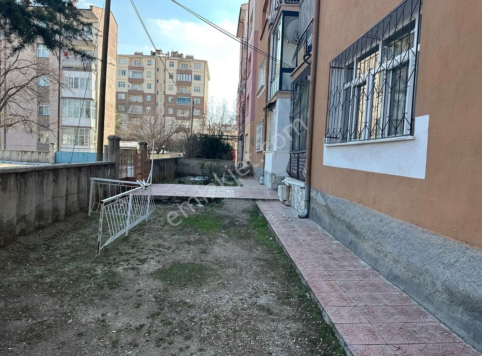 Seyh Şamil Mahallesin De 3+1 İçi Yenilenmiş Satılık Daire - Görsel 20