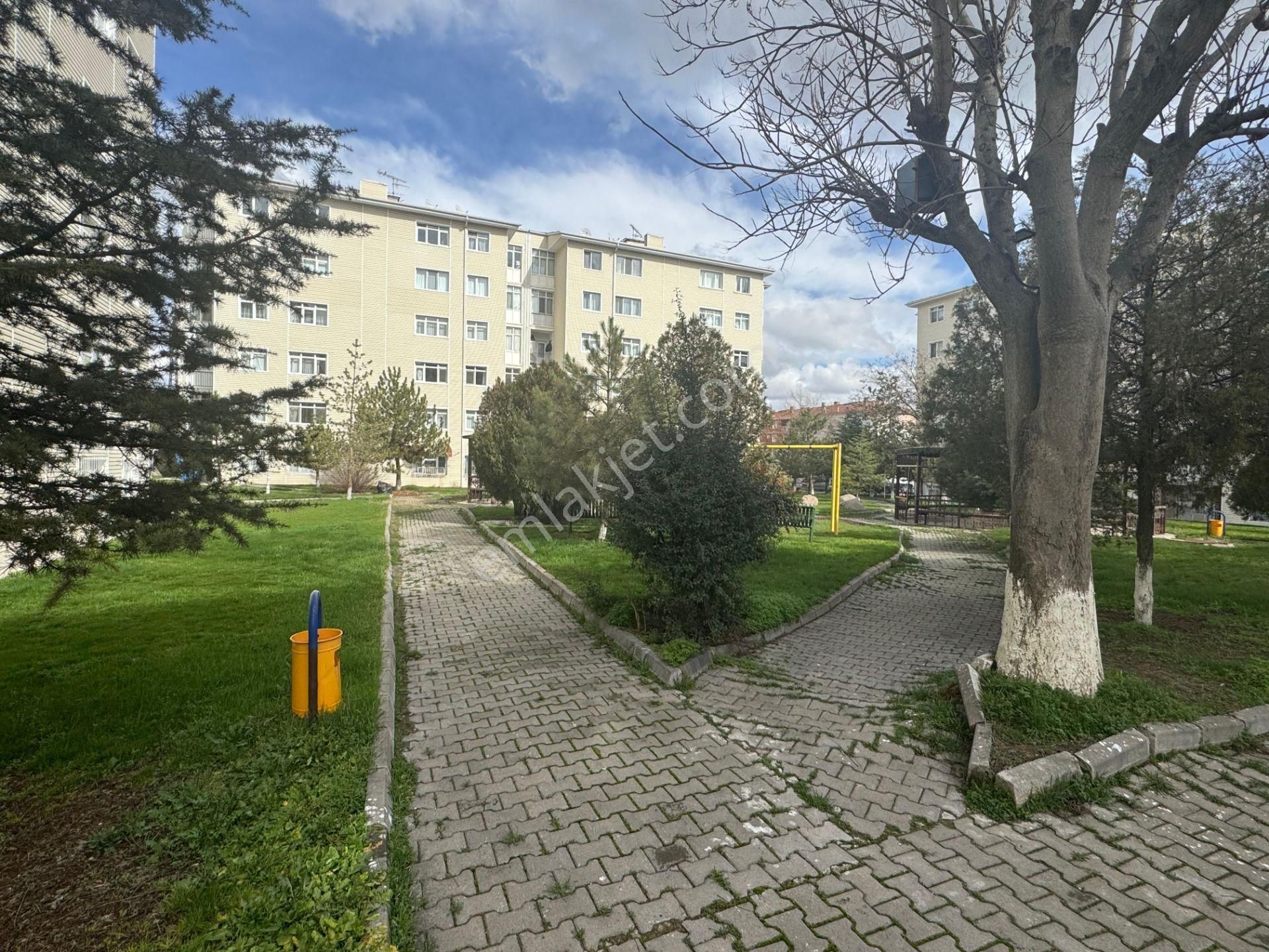 Fatih Mahallesinde Site İçerisinde 3+1 Ara Katta Satılık Daire - Görsel 30