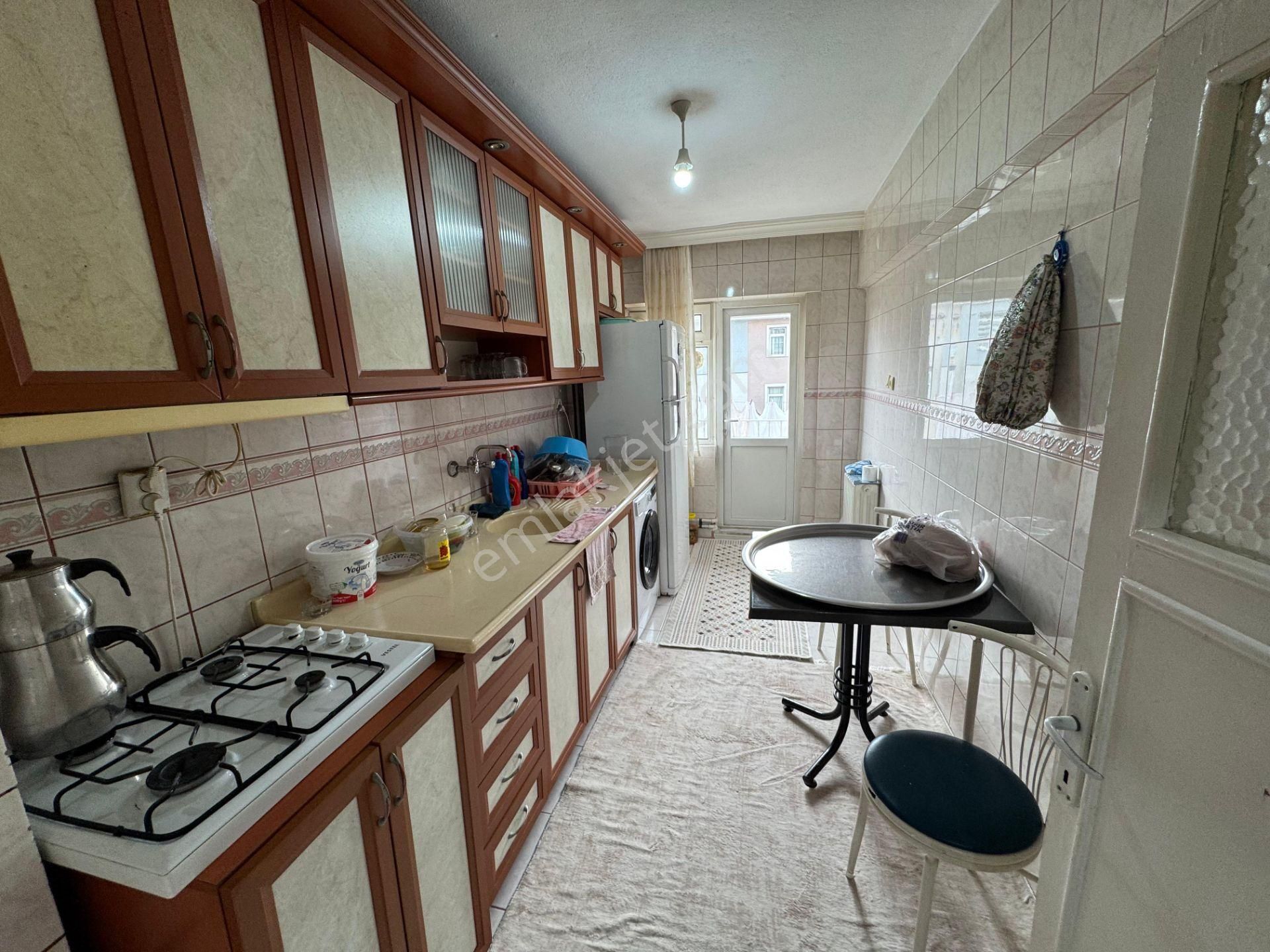 Fatih Mahallesinde Site İçerisinde 3+1 Ara Katta Satılık Daire - Görsel 2