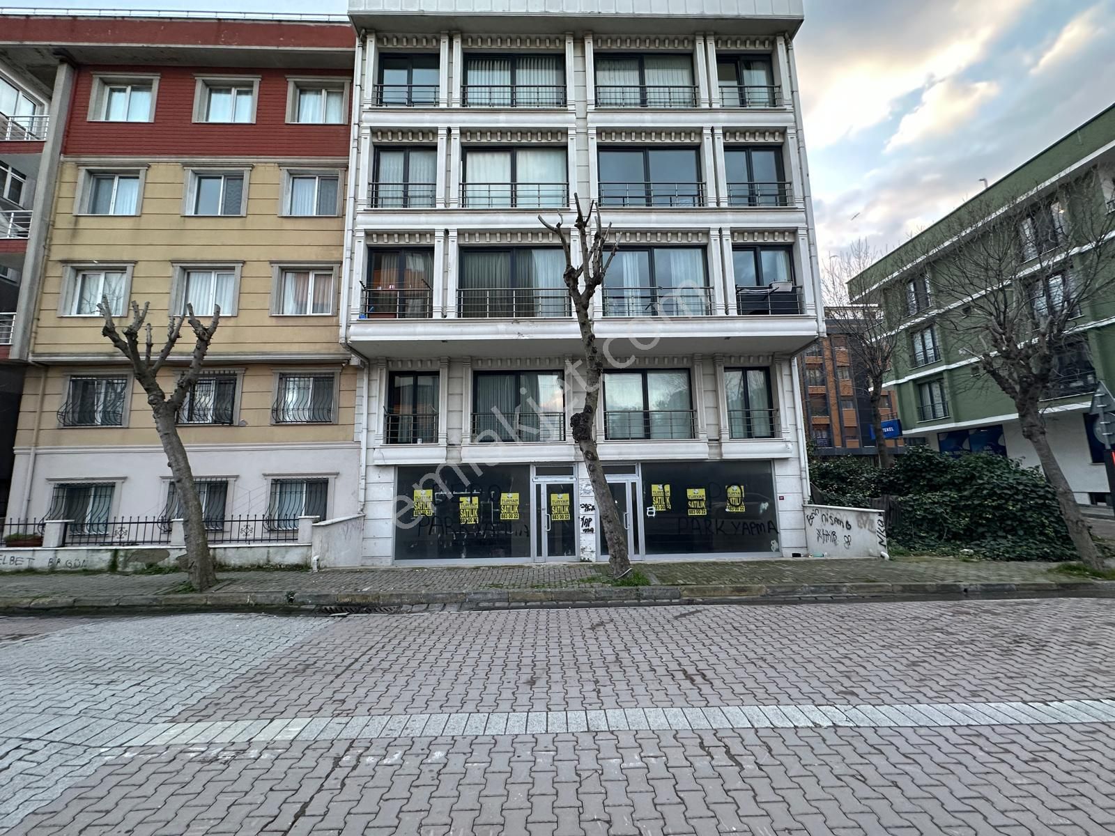 Avcılar Gümüşpala 175mt.kare Satılık Dükkan