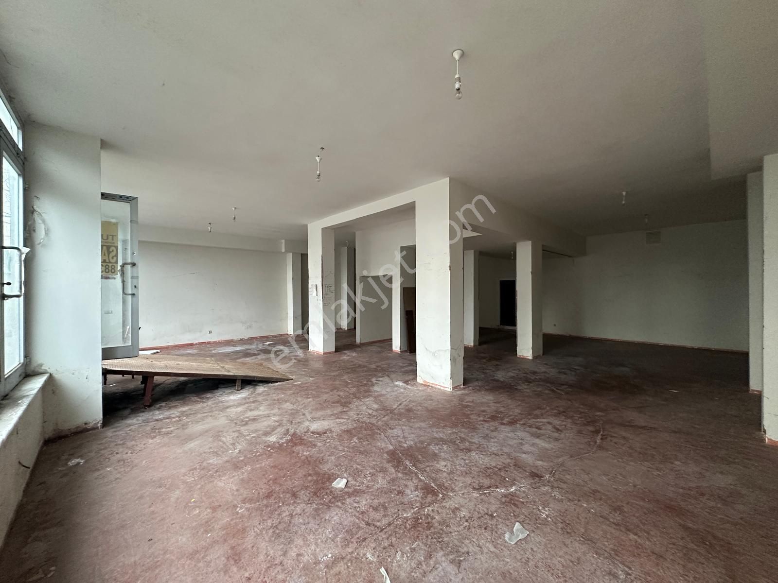 Avcılar Gümüşpala 175mt.kare Satılık Dükkan - Görsel 17