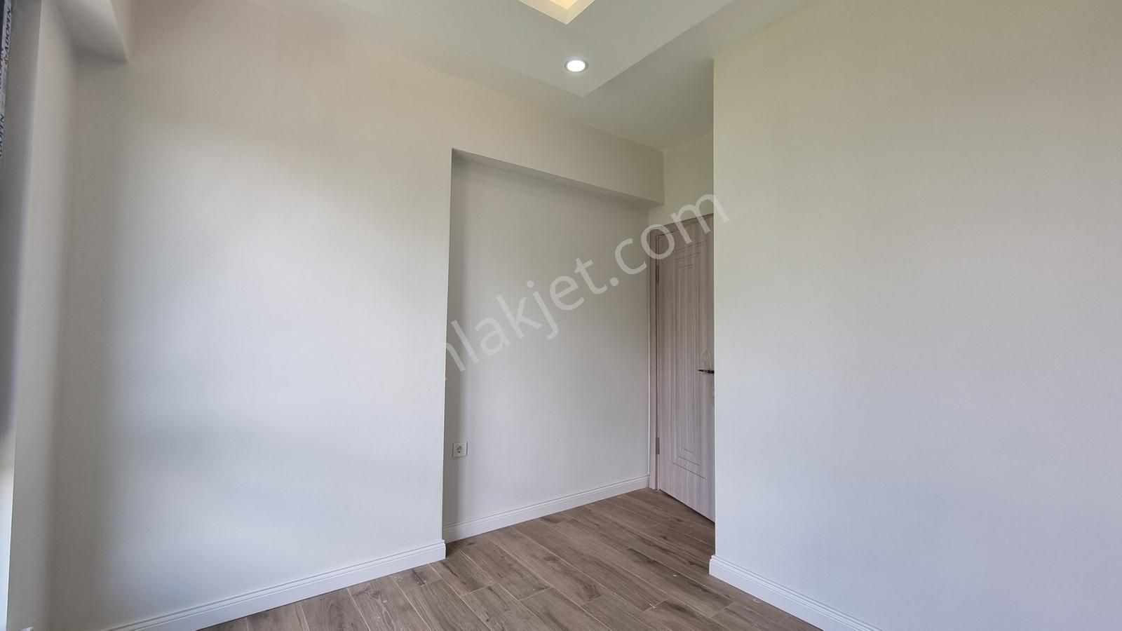 Karasuda Müstakil Bahçeli Deniz Manzaralı 3+2villa Plaja Yakın - Görsel 15