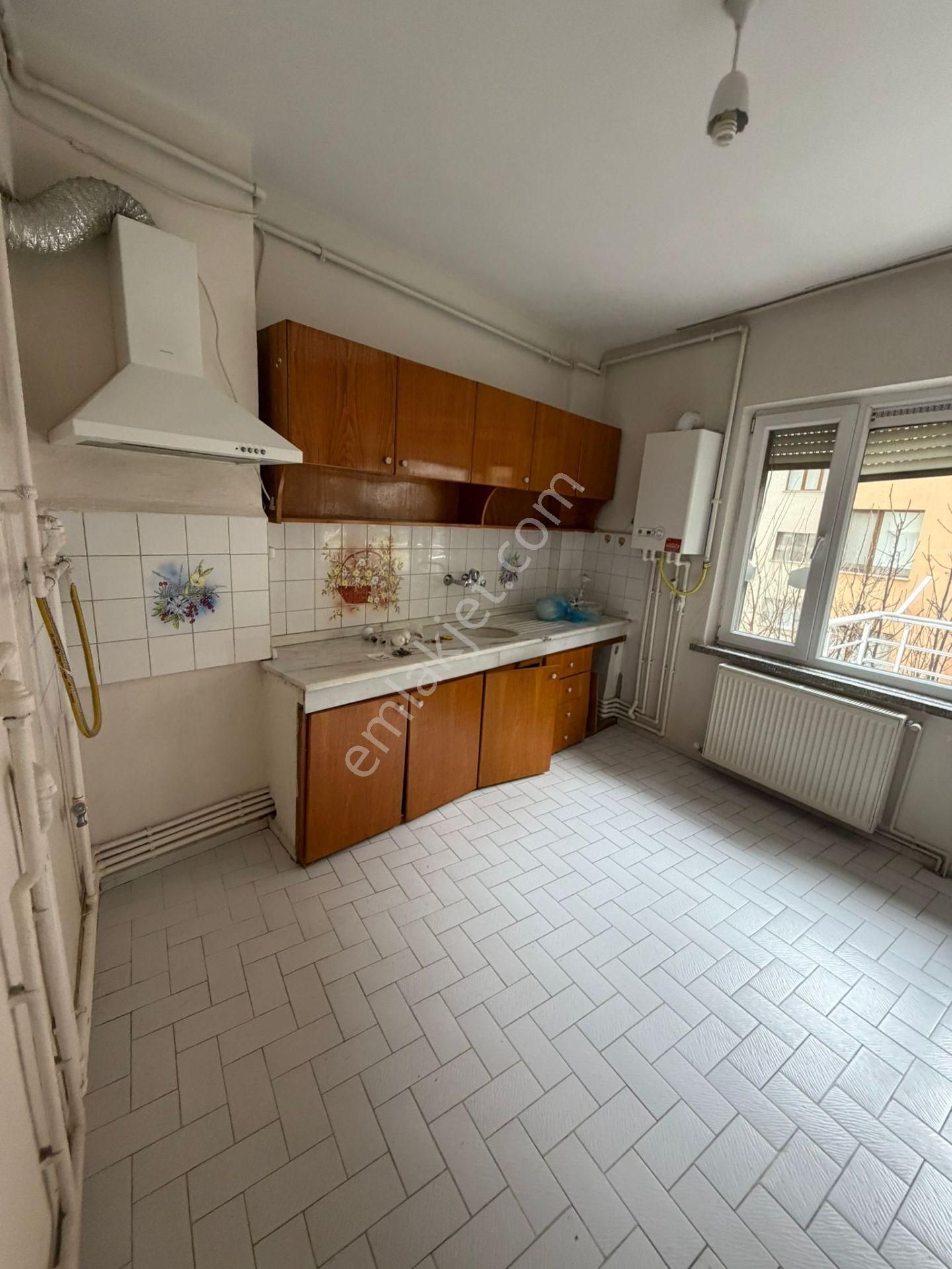 🏡 Atatürk Bulvarı Üzerinde Geniş 3+1 Kiralık Daire 🏡 - Görsel 34