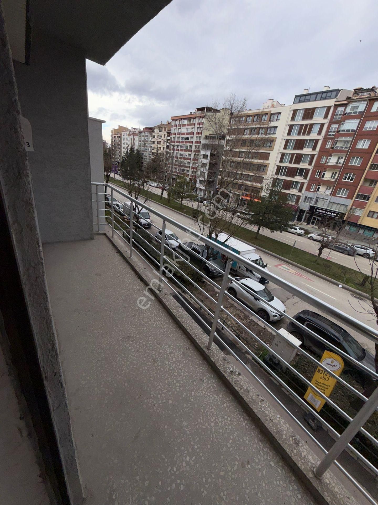 🏡 Atatürk Bulvarı Üzerinde Geniş 3+1 Kiralık Daire 🏡 - Görsel 24