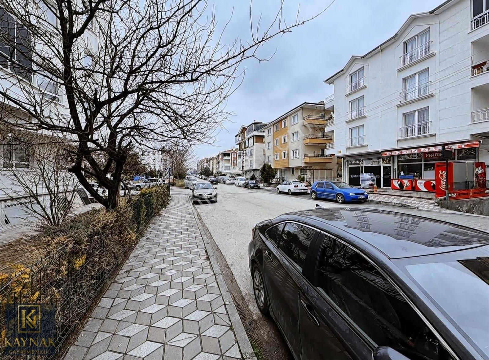 Alsancak'ta Merkezi Konumda 2+1 Satılık Daire - Görsel 9
