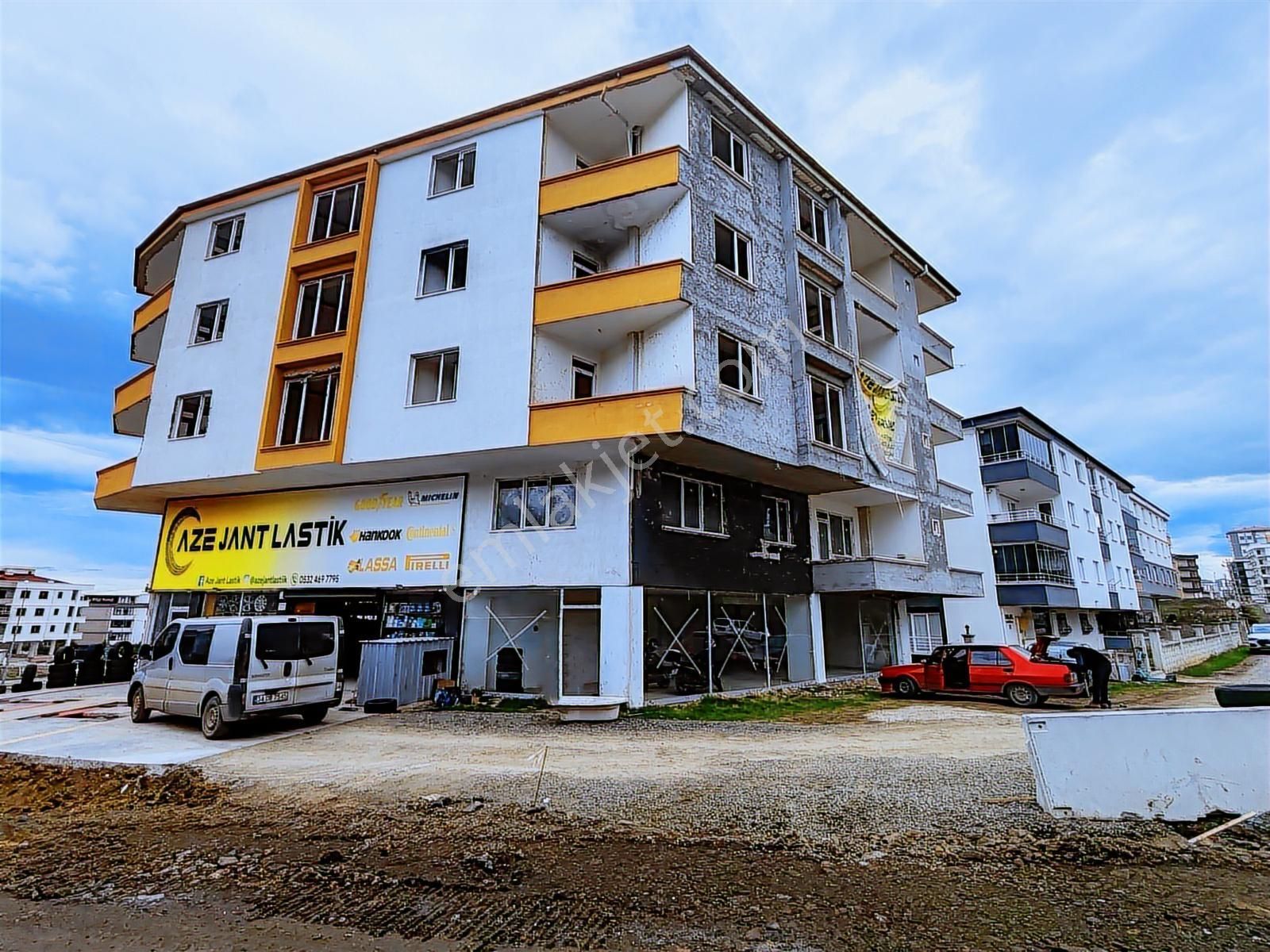 Yeni Atakum Devlet Hastanesi Kavşağında Satılık Dükkan