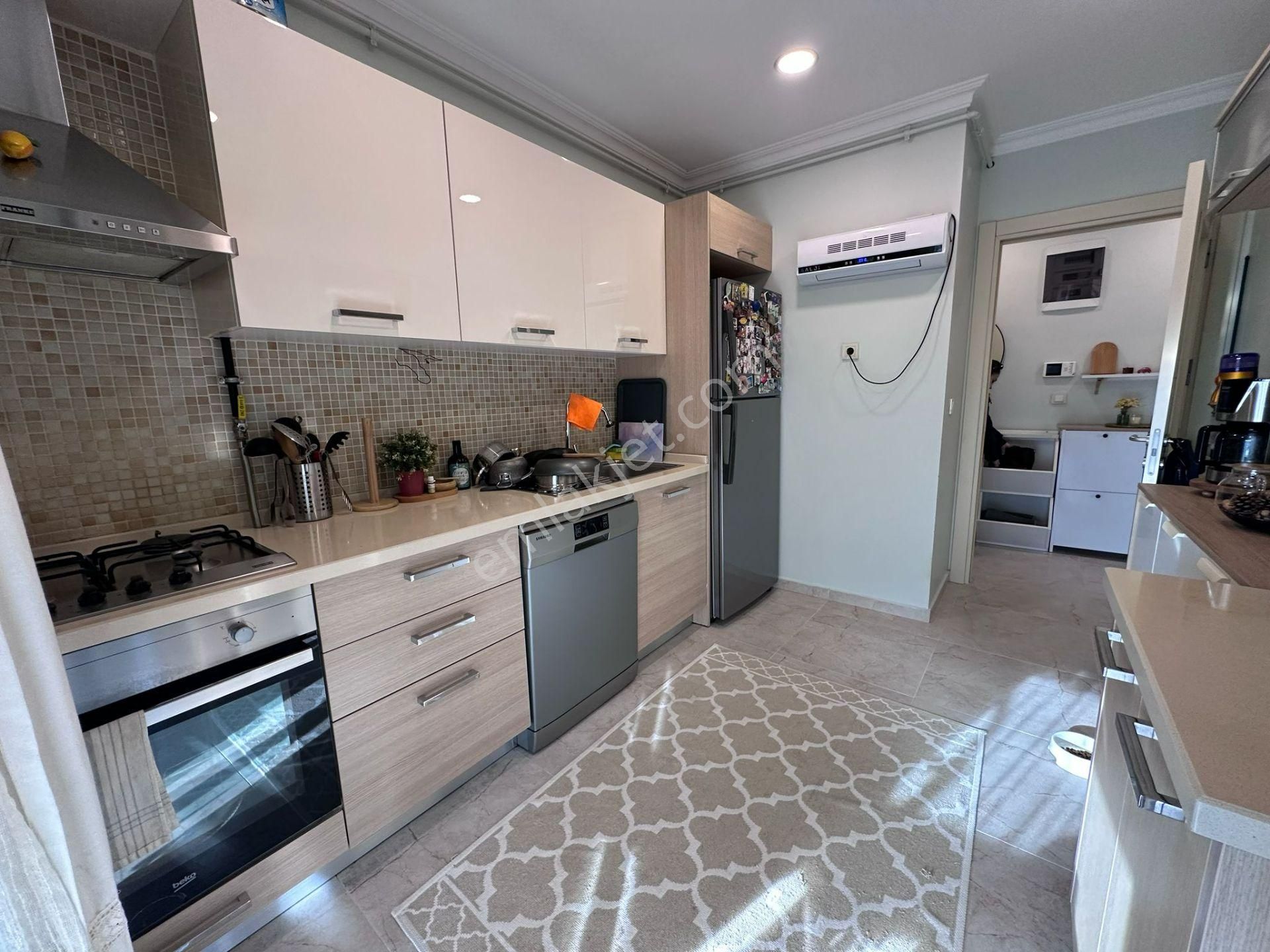 Erenköy De Marmaraya Çok Yakın Konumda Genç Binada 3+1 Balkonlu - Görsel 8