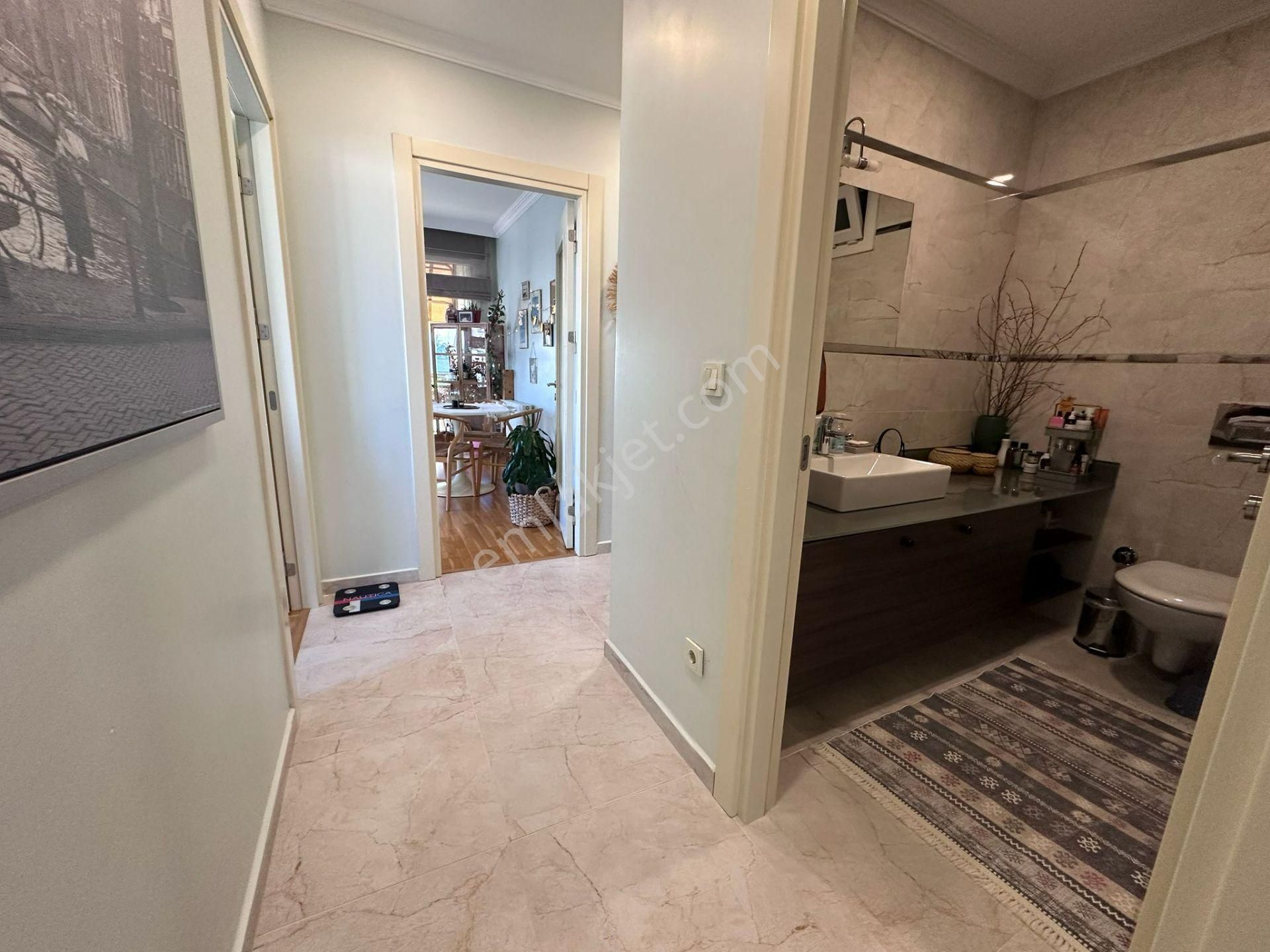 Erenköy De Marmaraya Çok Yakın Konumda Genç Binada 3+1 Balkonlu - Görsel 18