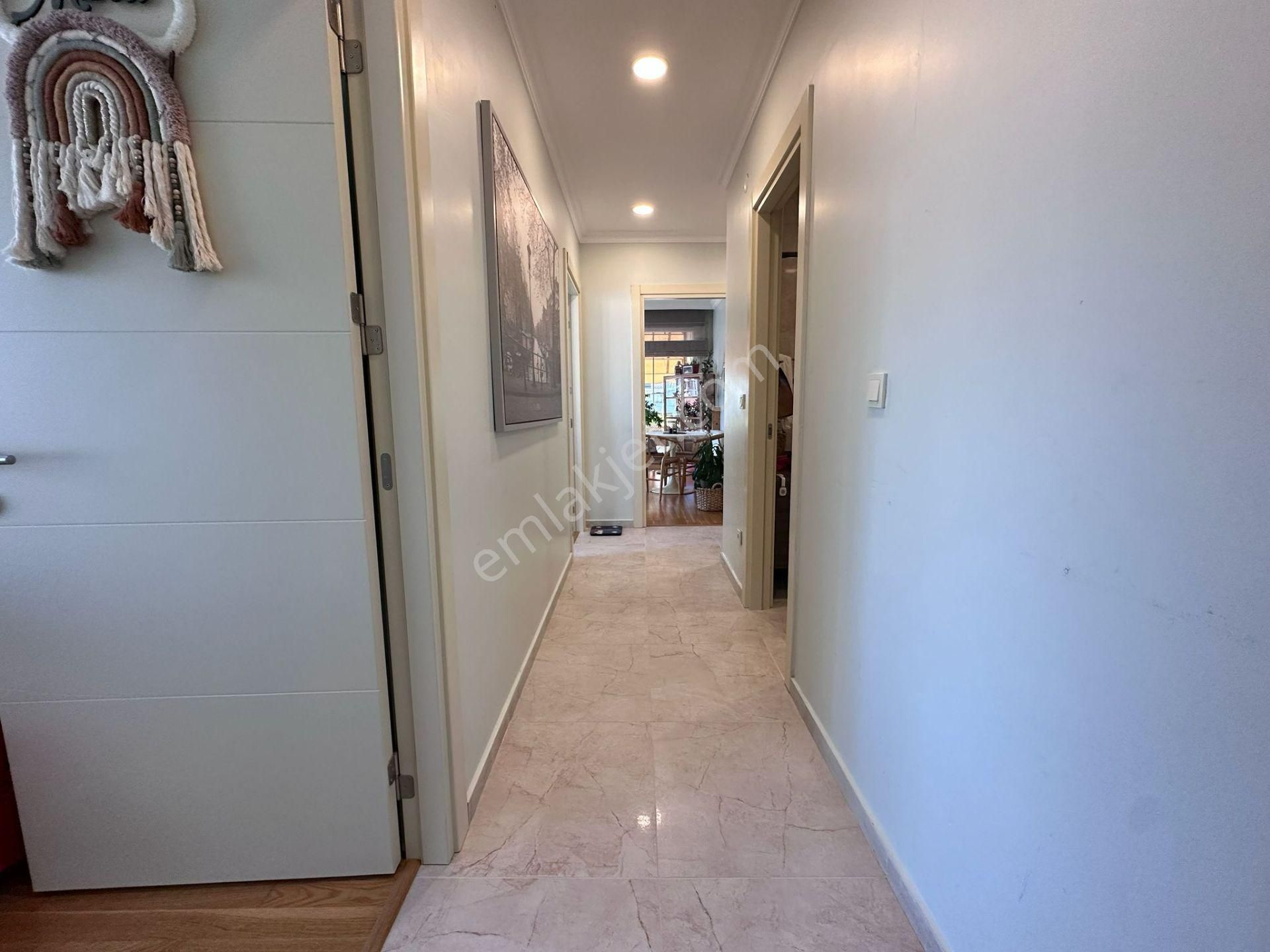 Erenköy De Marmaraya Çok Yakın Konumda Genç Binada 3+1 Balkonlu - Görsel 17