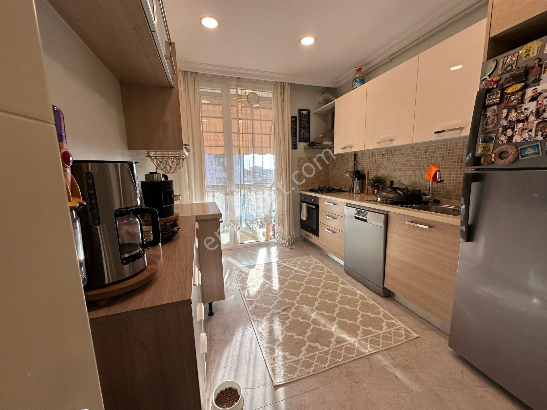 Erenköy De Marmaraya Çok Yakın Konumda Genç Binada 3+1 Balkonlu - Görsel 6