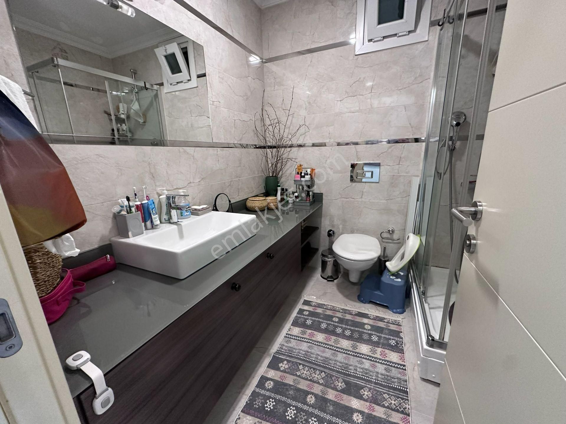 Erenköy De Marmaraya Çok Yakın Konumda Genç Binada 3+1 Balkonlu - Görsel 22