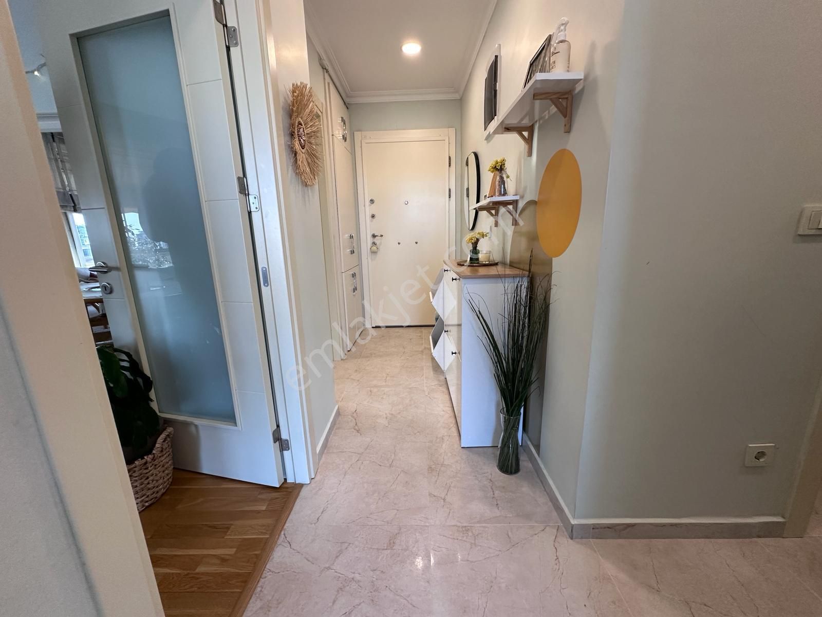 Erenköy De Marmaraya Çok Yakın Konumda Genç Binada 3+1 Balkonlu - Görsel 30