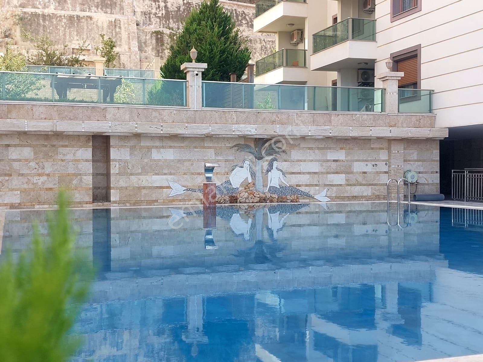 Ful Deniz Manzaralı Ve Doğalgazlı Geniş 3+1 Daire - Görsel 3