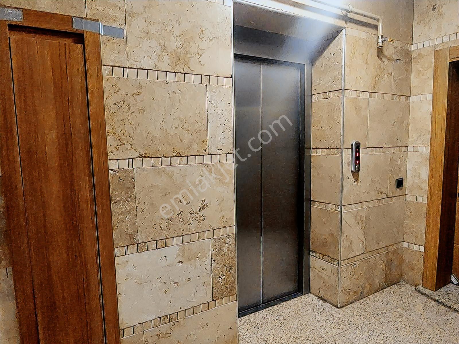 Ful Deniz Manzaralı Ve Doğalgazlı Geniş 3+1 Daire - Görsel 7