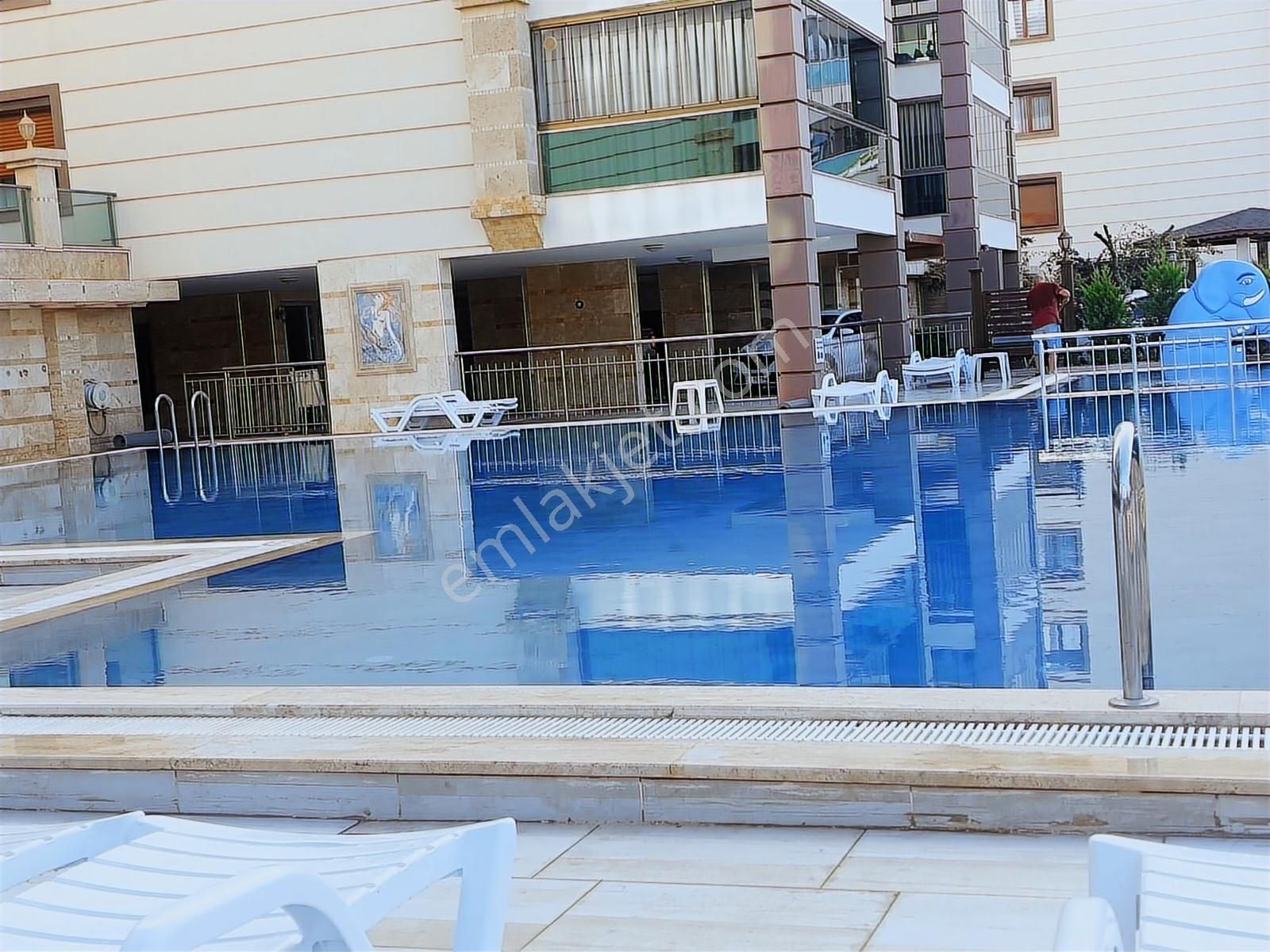 Ful Deniz Manzaralı Ve Doğalgazlı Geniş 3+1 Daire