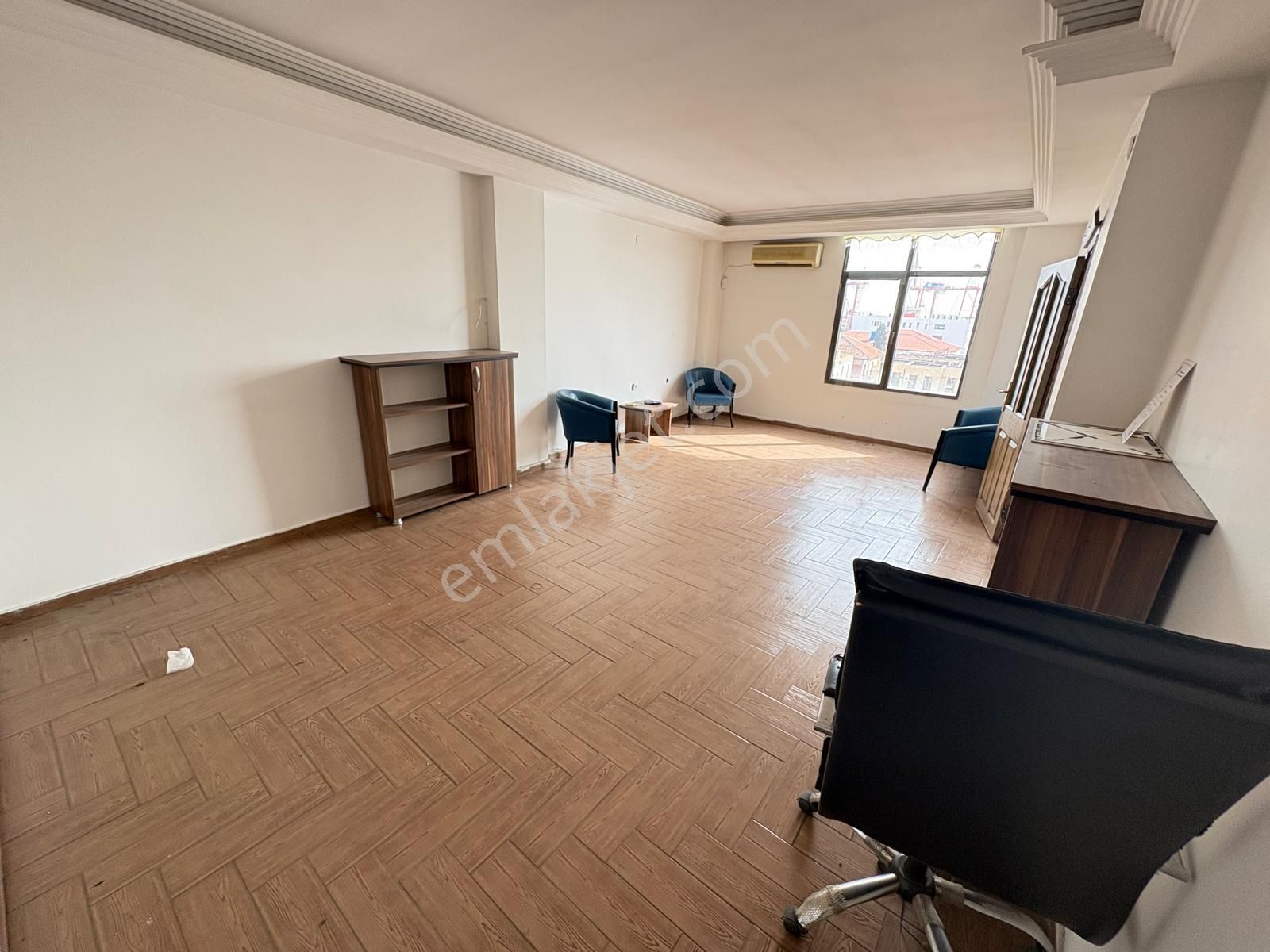 Prestij'den Çankaya'da Çarşı Merkez'de Asansörlü Geniş 1+1 Ofis