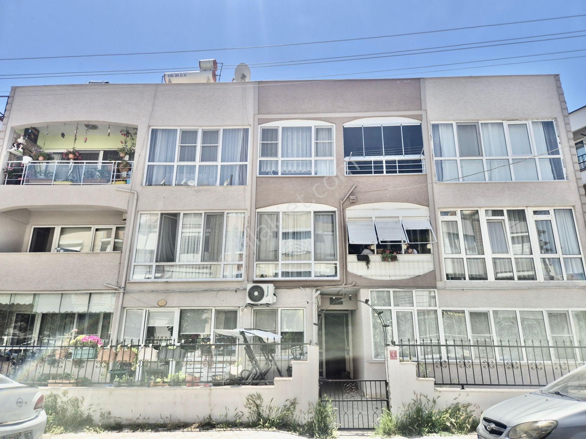 ▓tek Yetkili Karabuluttan▓akçay'da Denize 250mt Teraslı 3+1 Satılık Daire - Görsel 3