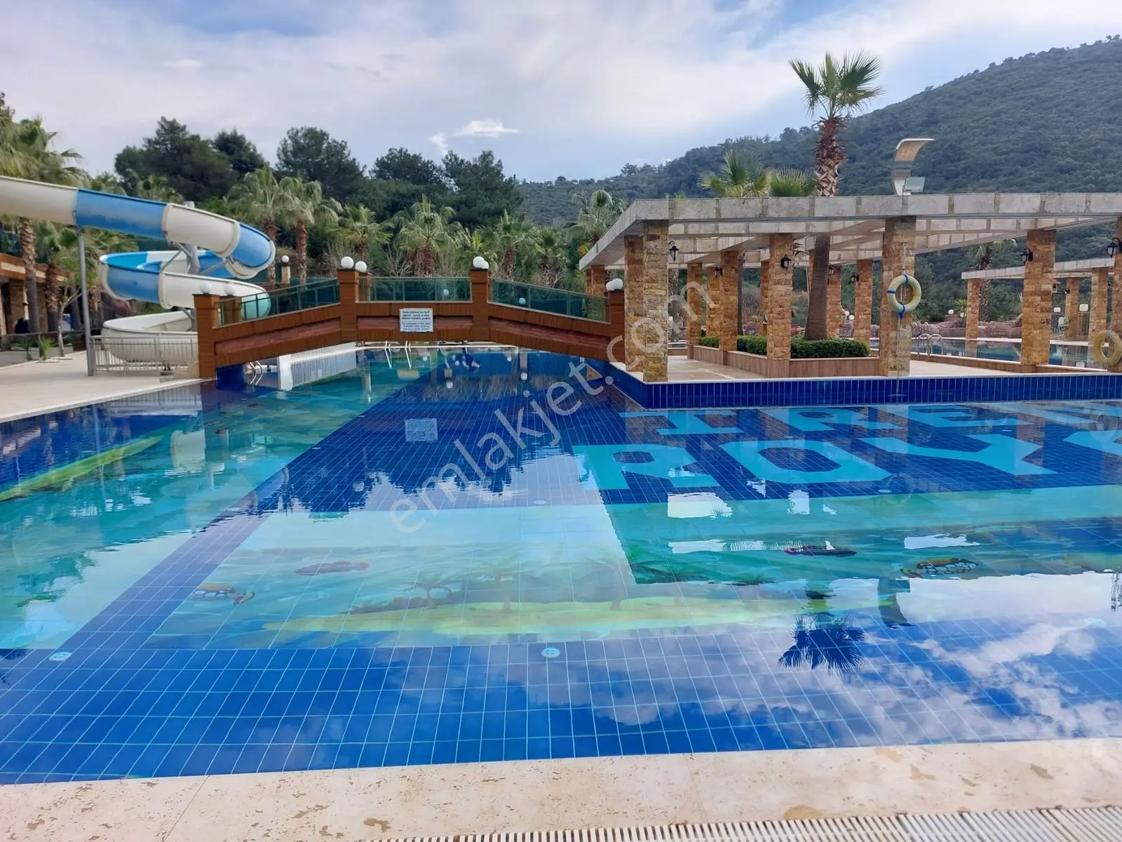Ful Eşyalı Kısmi Deniz Manzaralı Ege Mah Lüx Rezidans 3+1 Daire