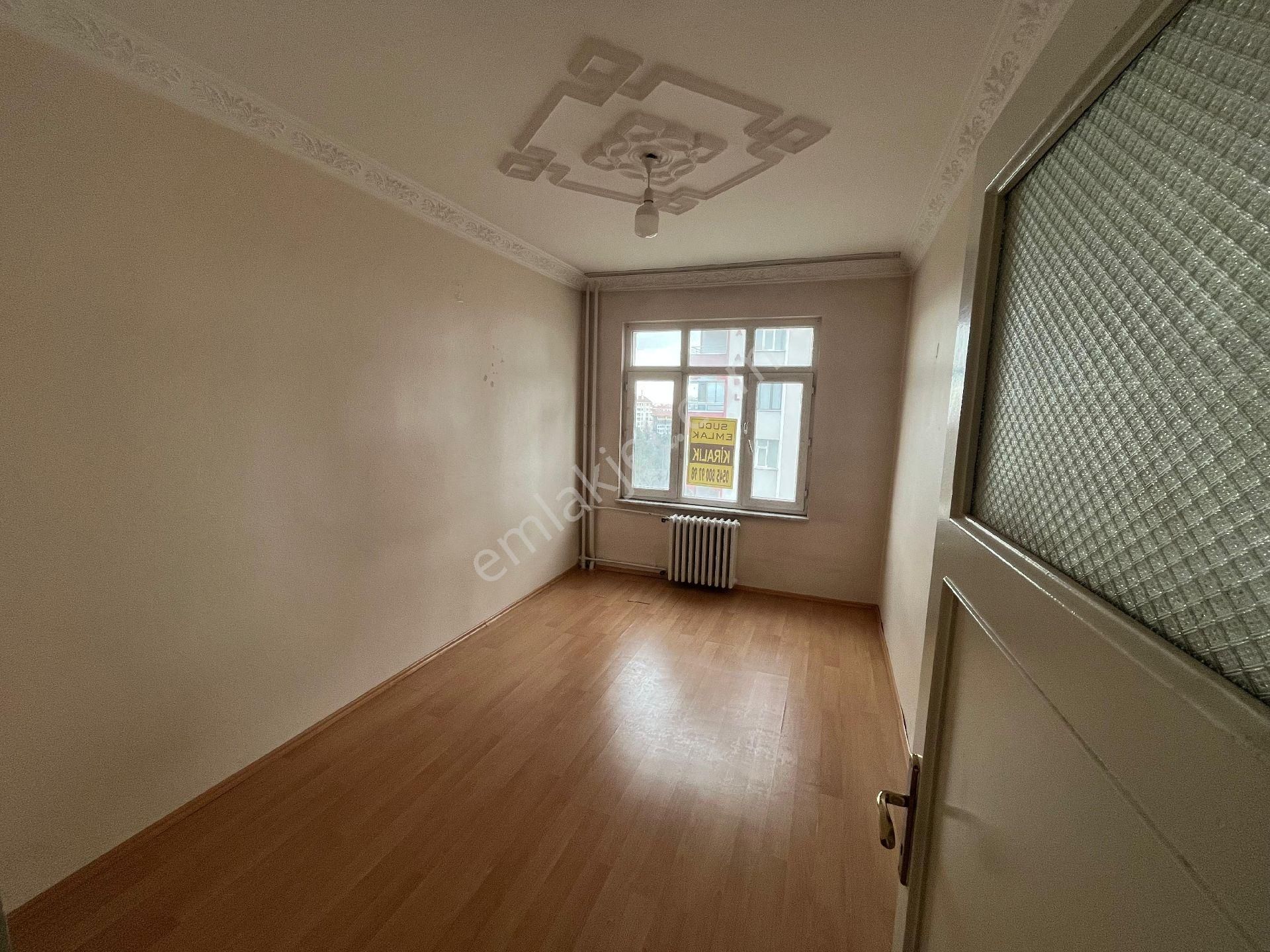 İl Jandarma Kapı Önünde - Görsel 17