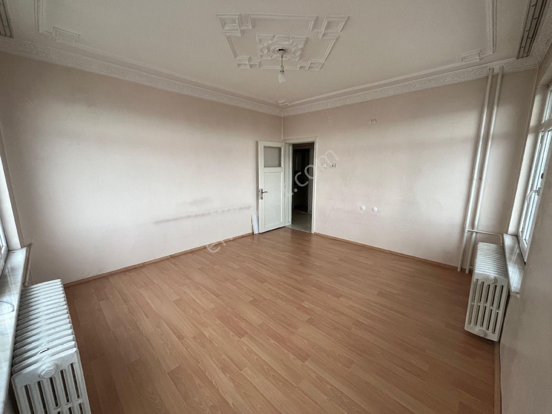 İl Jandarma Kapı Önünde - Görsel 9