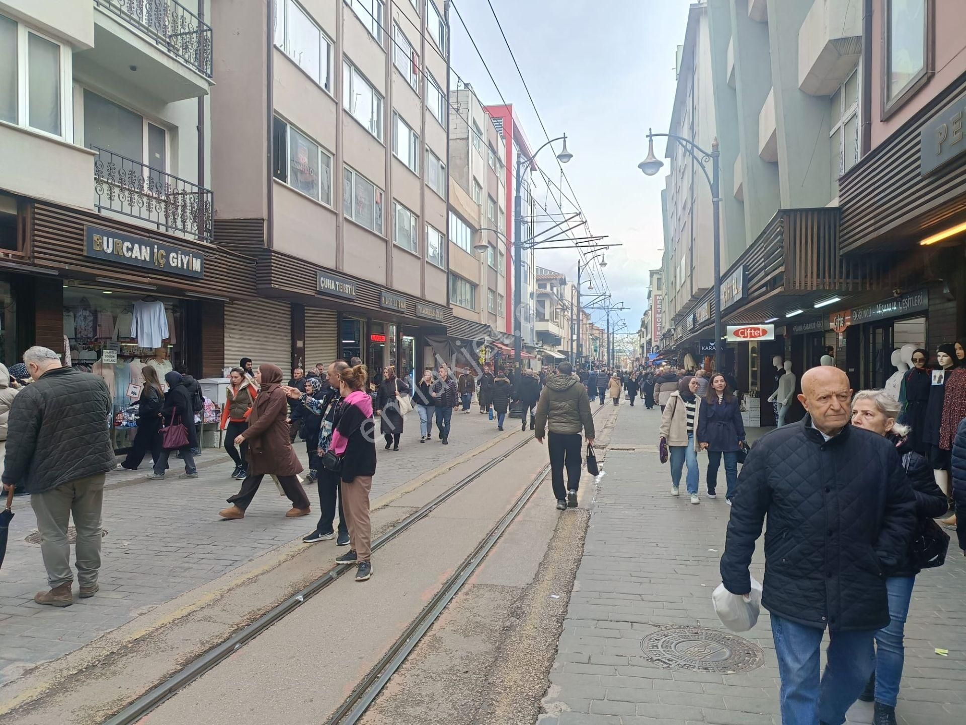 Bursa'nın Merkezi Cumhuriyet Caddesinde Satılık Prestijli Dükkan - Görsel 5