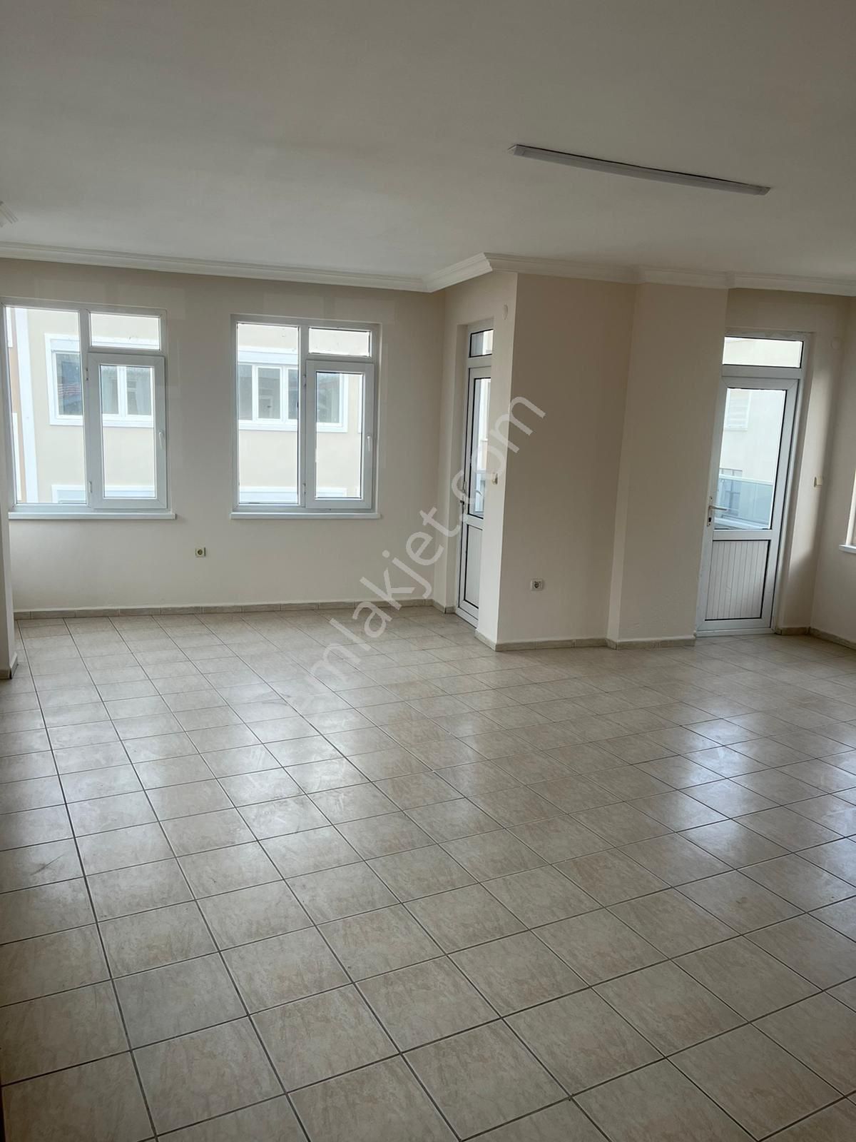 Alanya Çıplaklıda Ayrı Mutfak 2+1 Kiralık Daire - Görsel 3