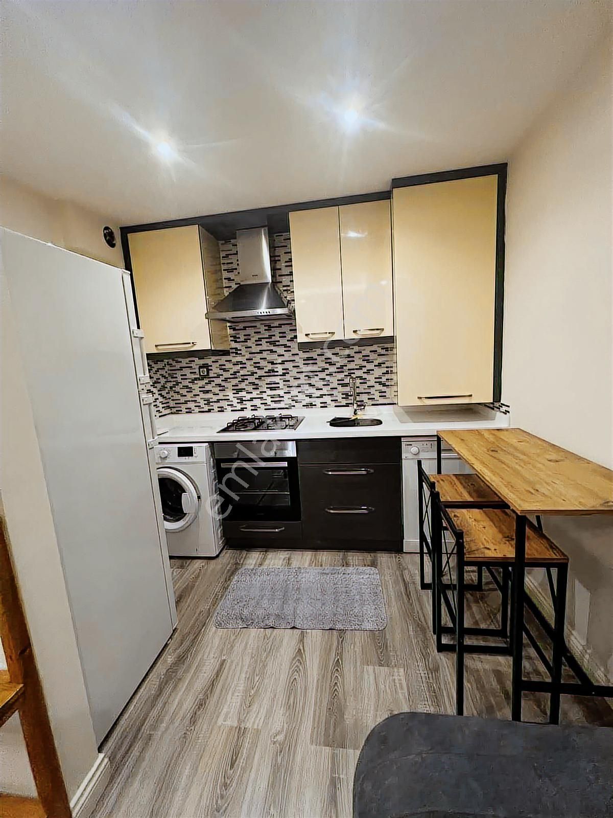 Güzeloba'da Eşyalı Kiralık 1+1 Daire - Görsel 13