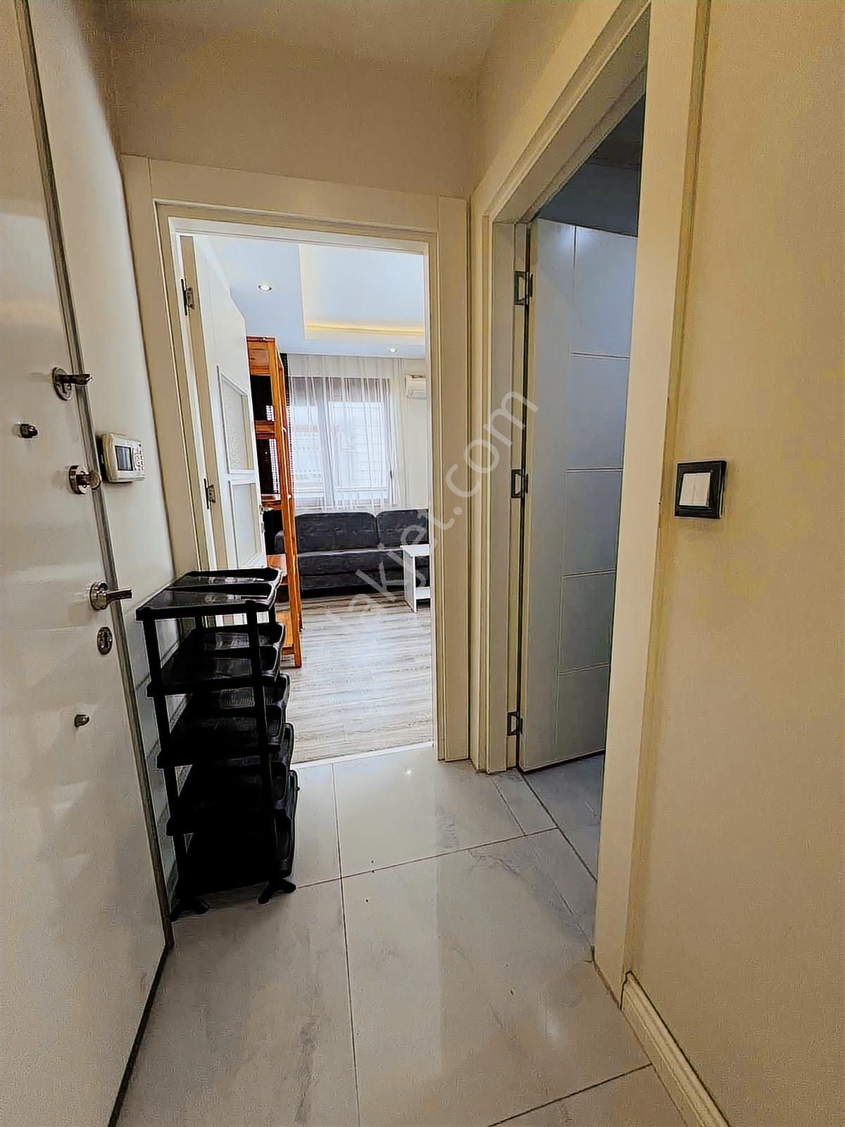 Güzeloba'da Eşyalı Kiralık 1+1 Daire - Görsel 4