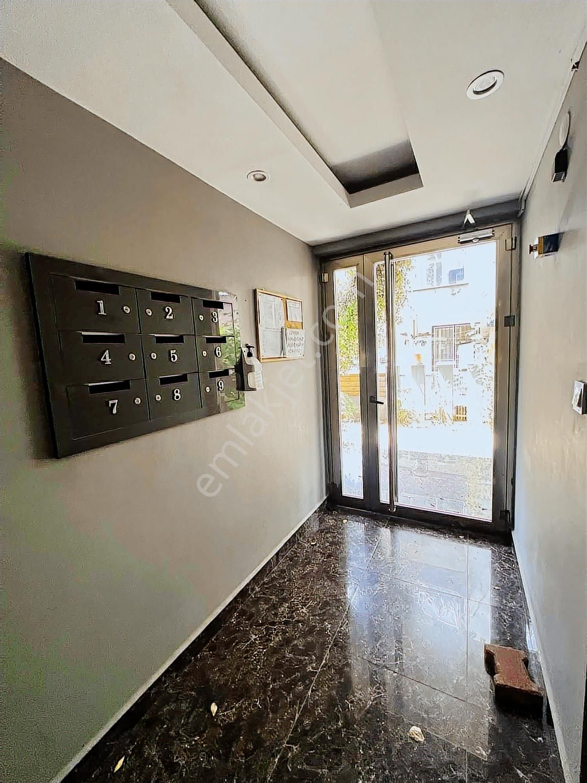 Güzeloba'da Eşyalı Kiralık 1+1 Daire - Görsel 11