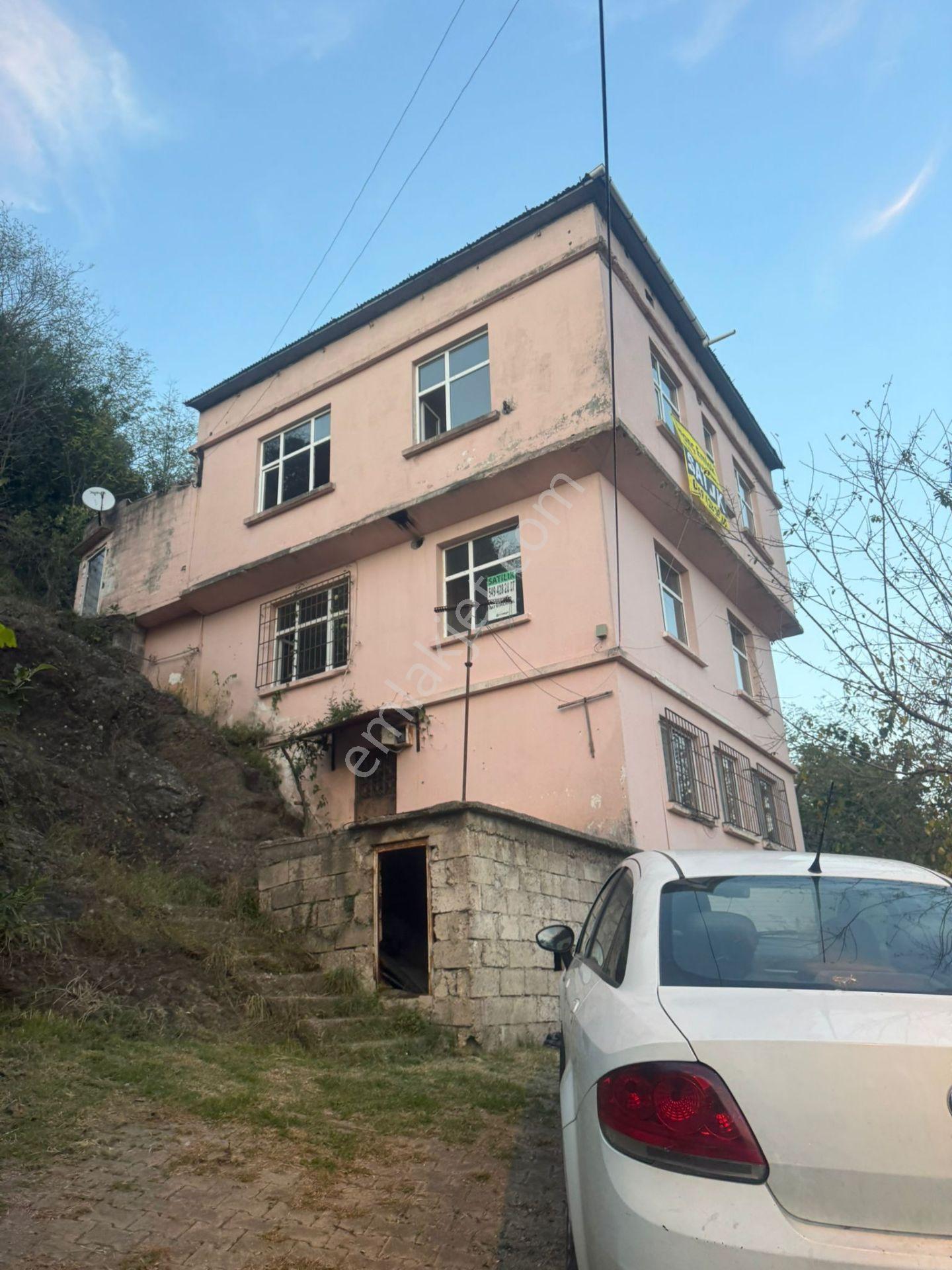 İnanç Emlaktan Giresun Kalede 541 M2 Satılık İmarlı Arsa Ve 3 Katlı Ev - Görsel 2