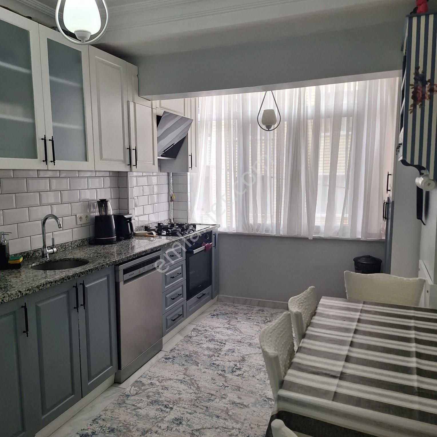 Araz Gayrimenkul Zübeyde Hanım Mah. Merkezi Konumda 1 Kat Satılık Daire - Görsel 15