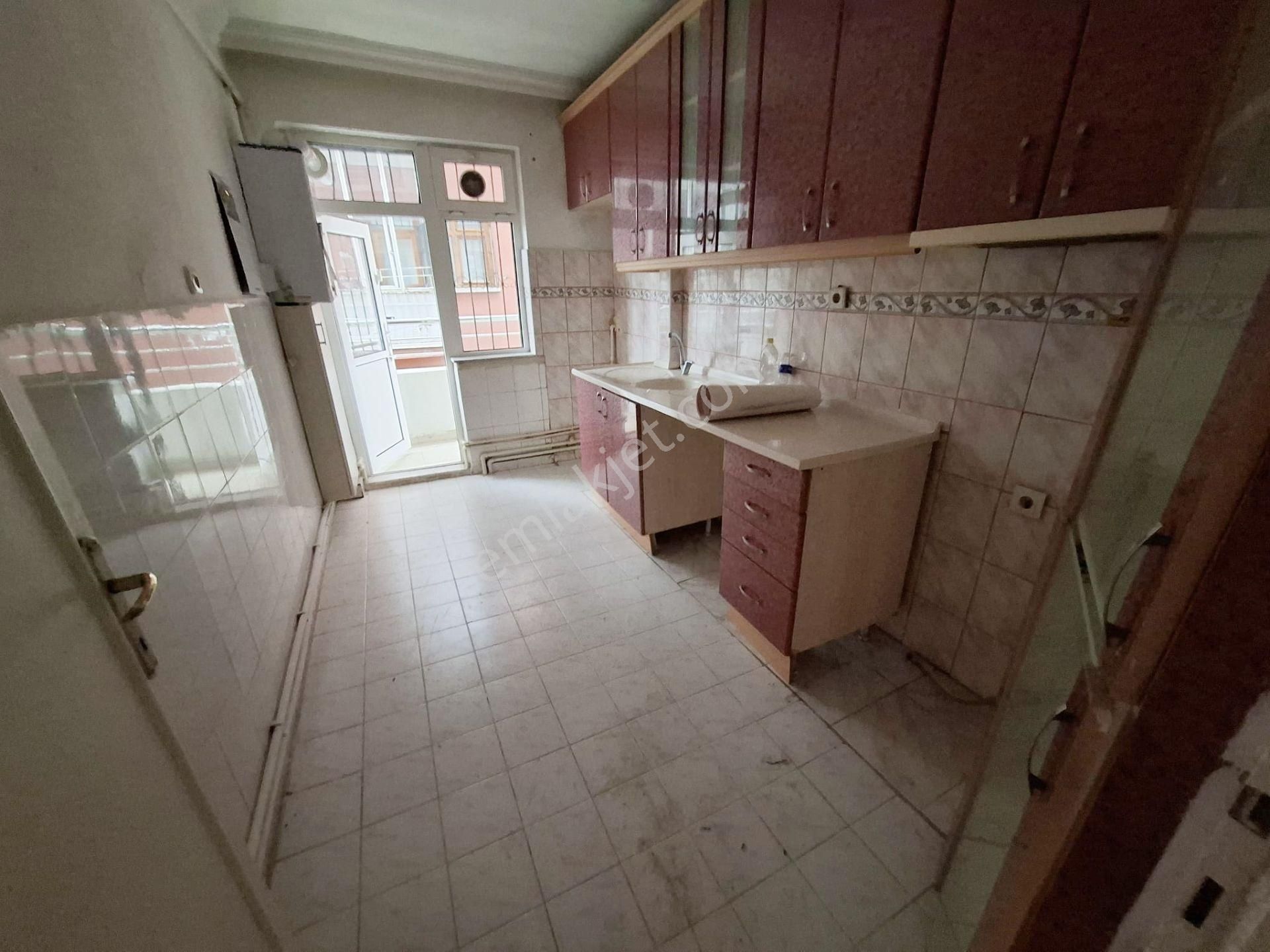 Gata & Şehir Has. Yakını 3+1 Kat Konumunda Cadde Üstü Güney - Görsel 7