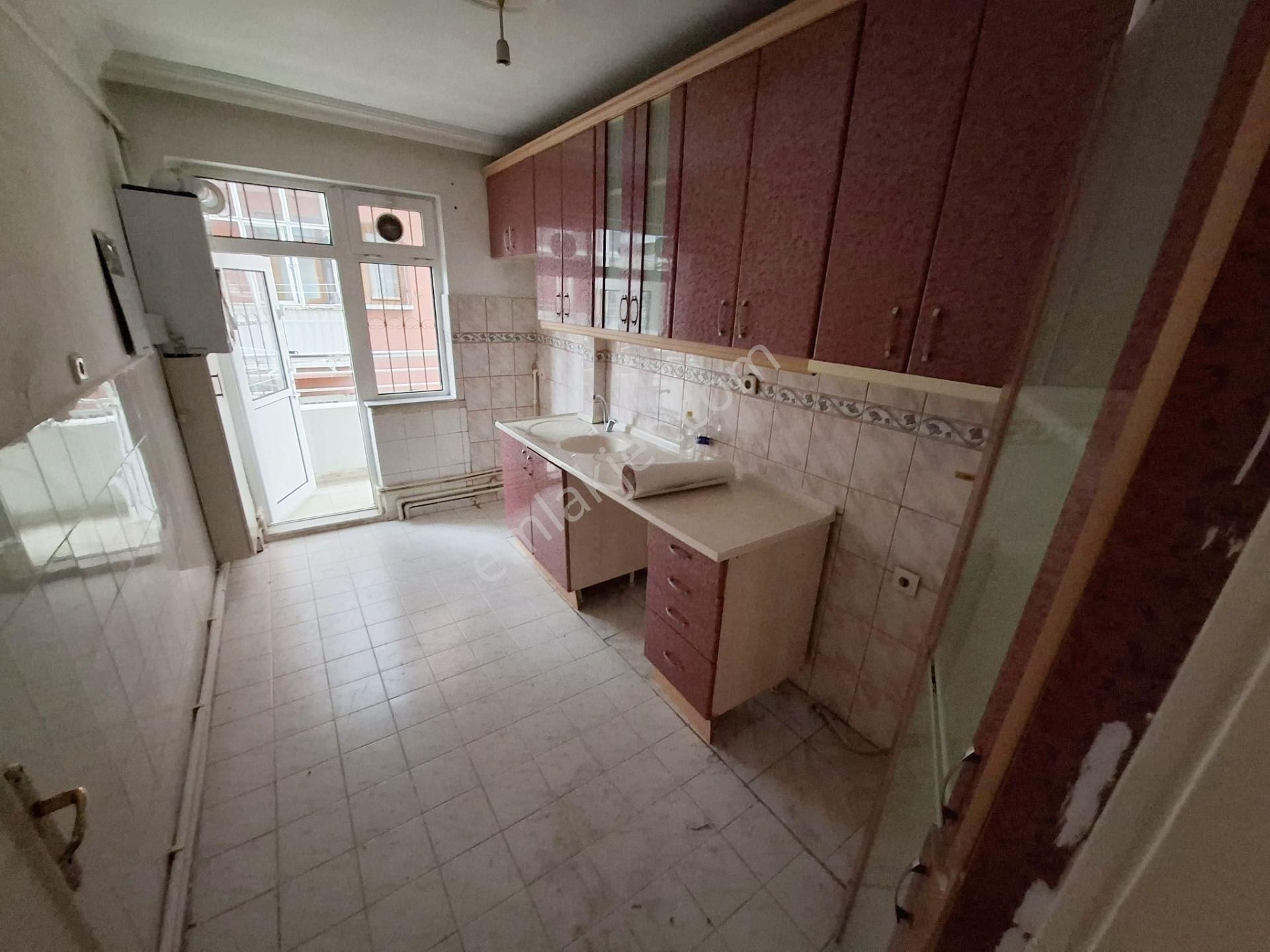 Gata & Şehir Has. Yakını 3+1 Kat Konumunda Cadde Üstü Güney - Görsel 6