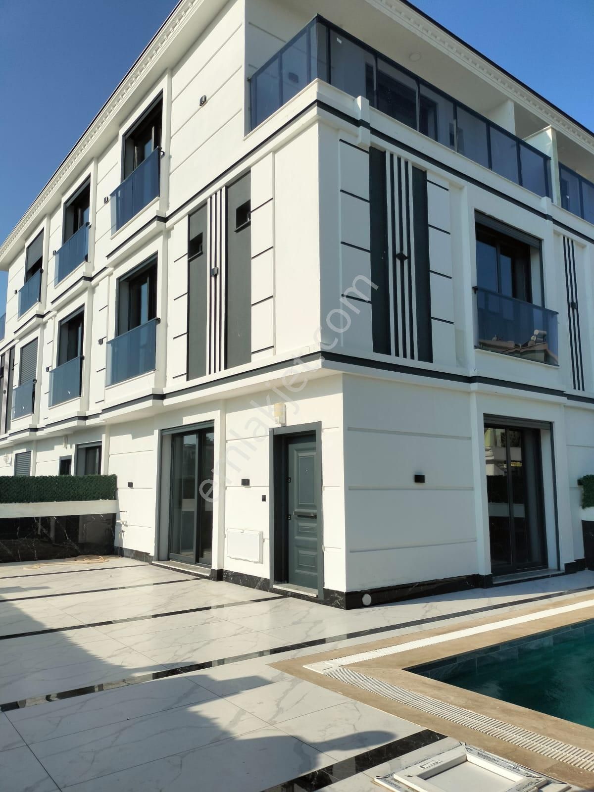 Aydın Didim Çamlık'ta Merkezi Konumda Satılık 4+1 Havuzlu Sıfır Villa - Görsel 2