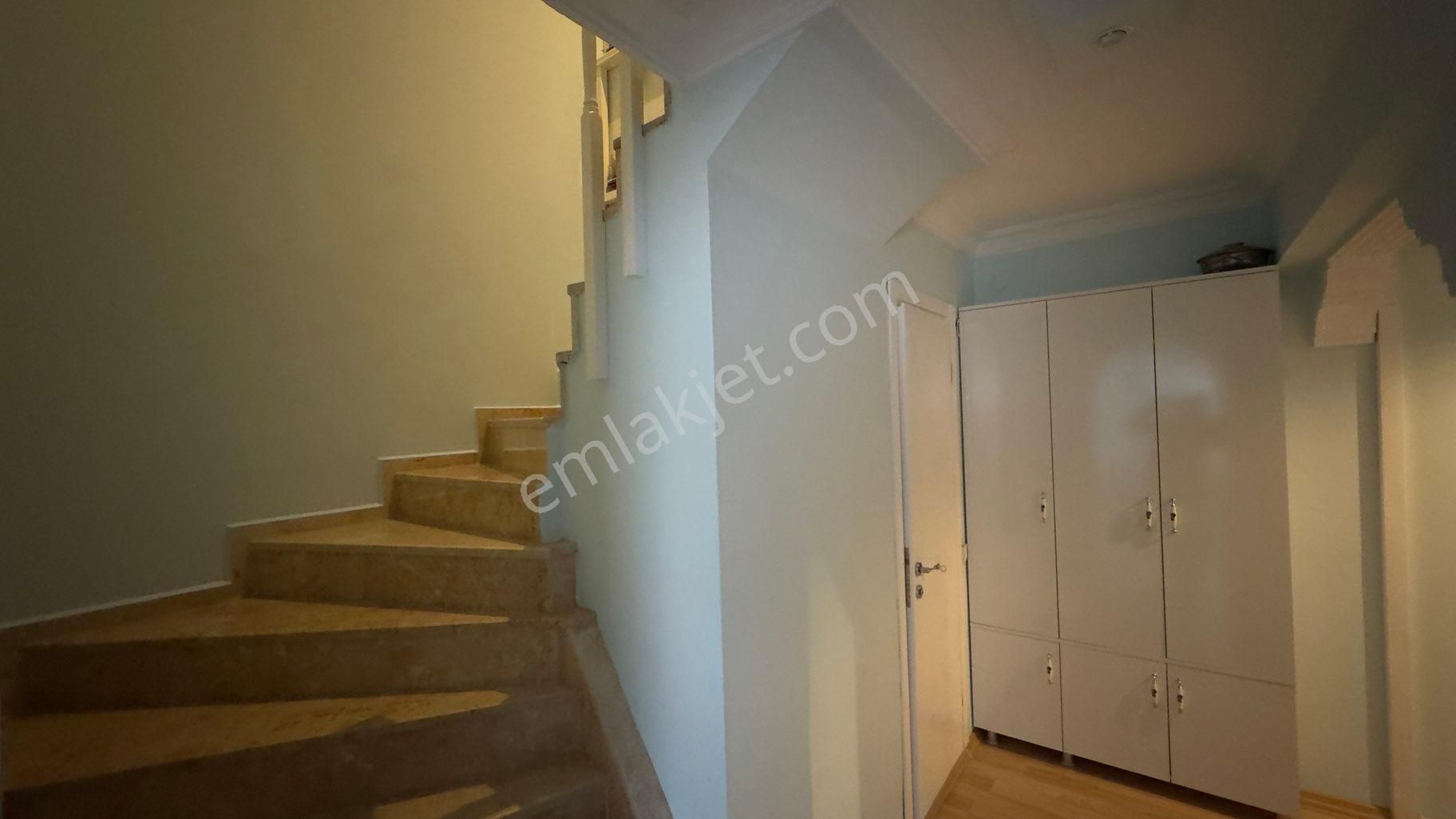 Hacıahmet Mahallesinde Satılık 4+1 Daire