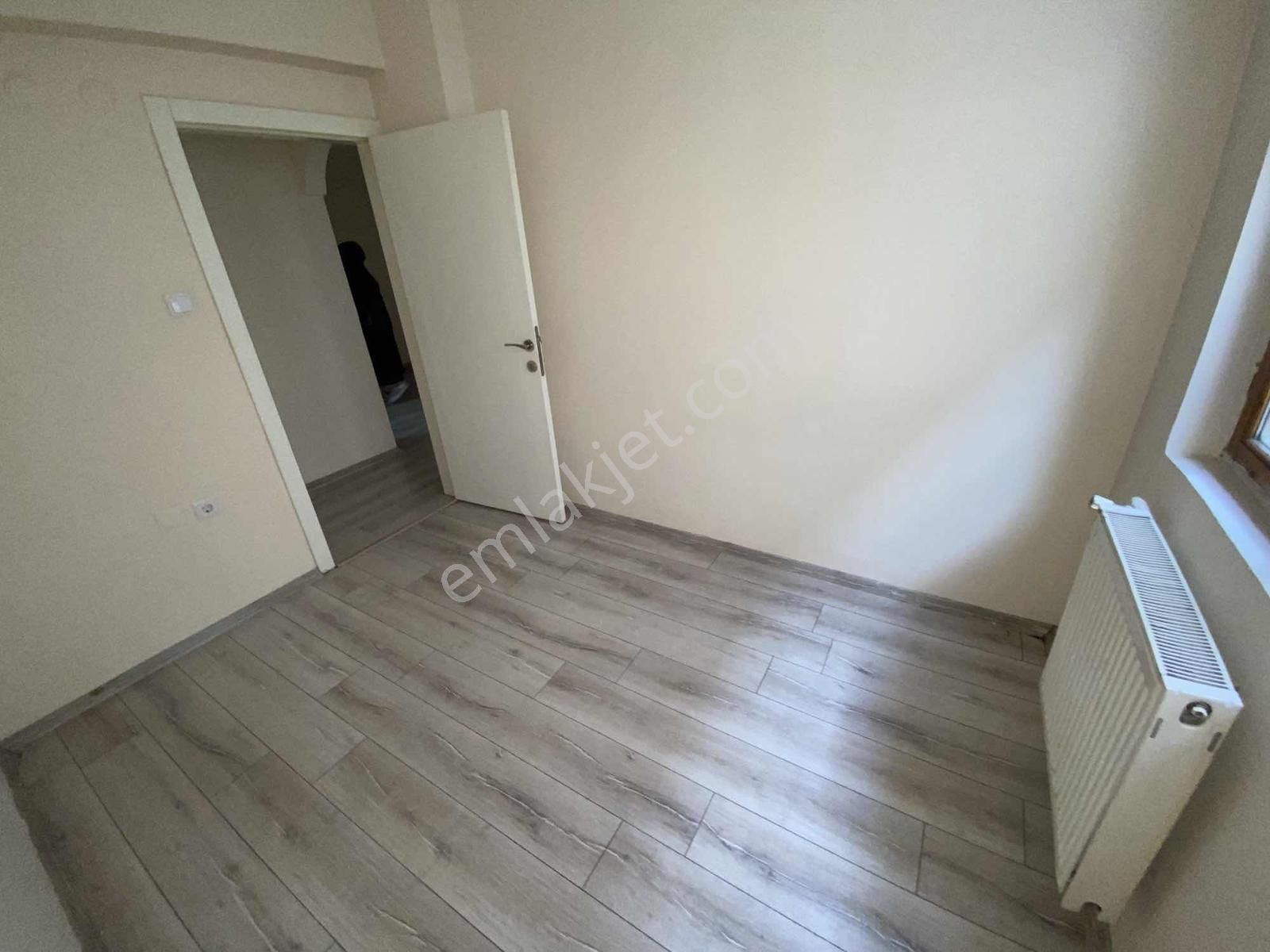 Mecidiye Metrosuna 4.dk Mesafede 2+1 Ön Cephe Giriş Kat Balkonlu - Görsel 12